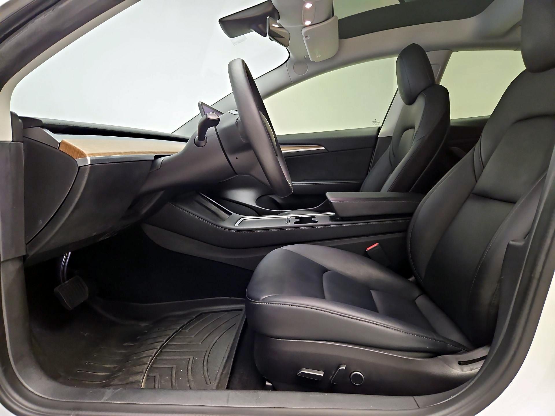 Thumbnail: 2022 Tesla Model 3 - 11