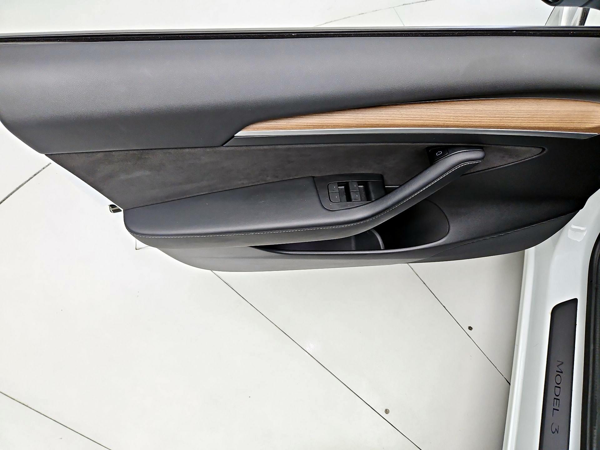 Thumbnail: 2022 Tesla Model 3 - 12