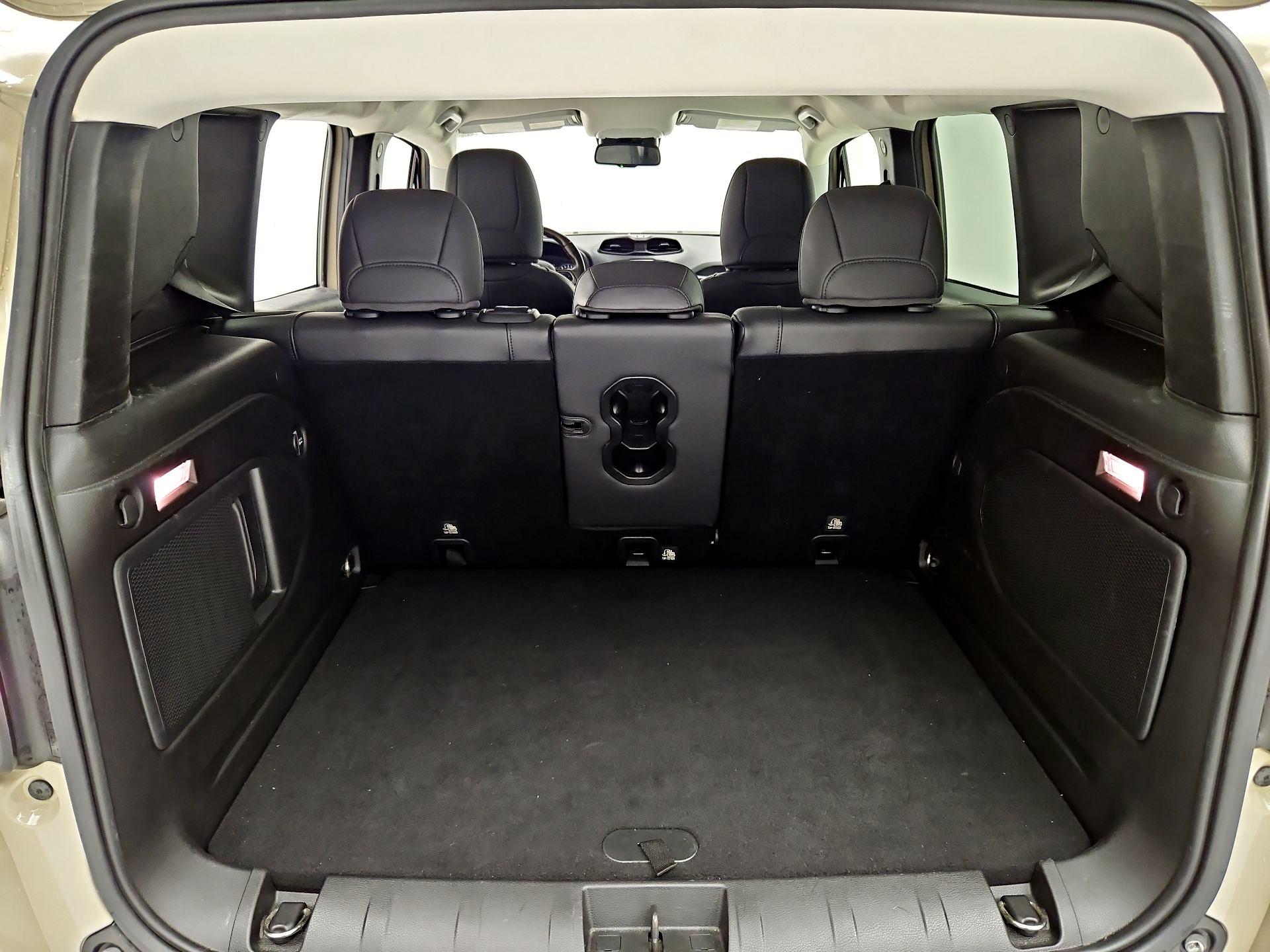 Thumbnail: 2015 Jeep Renegade - 20