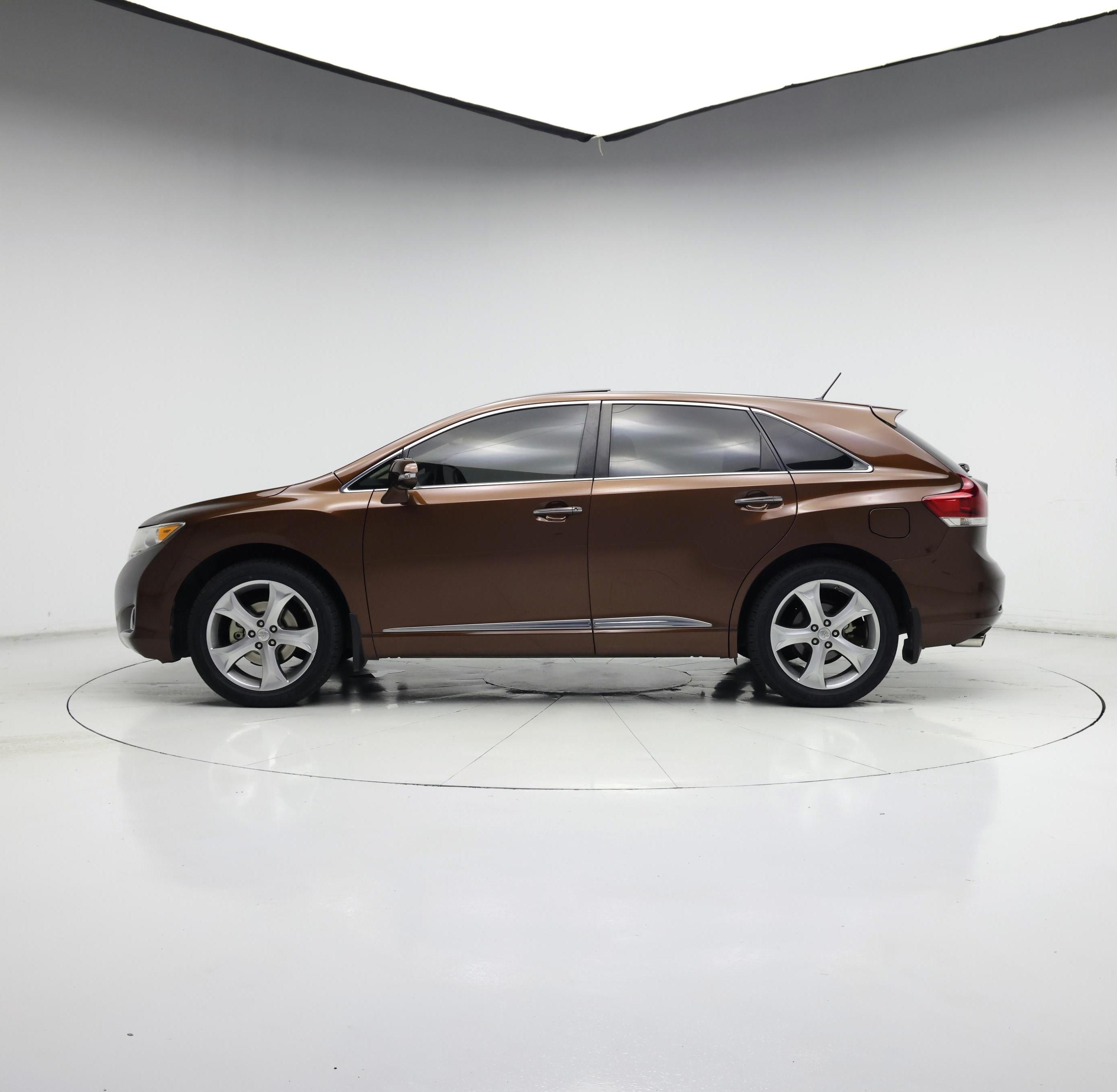 Thumbnail: 2014 Toyota Venza - 3