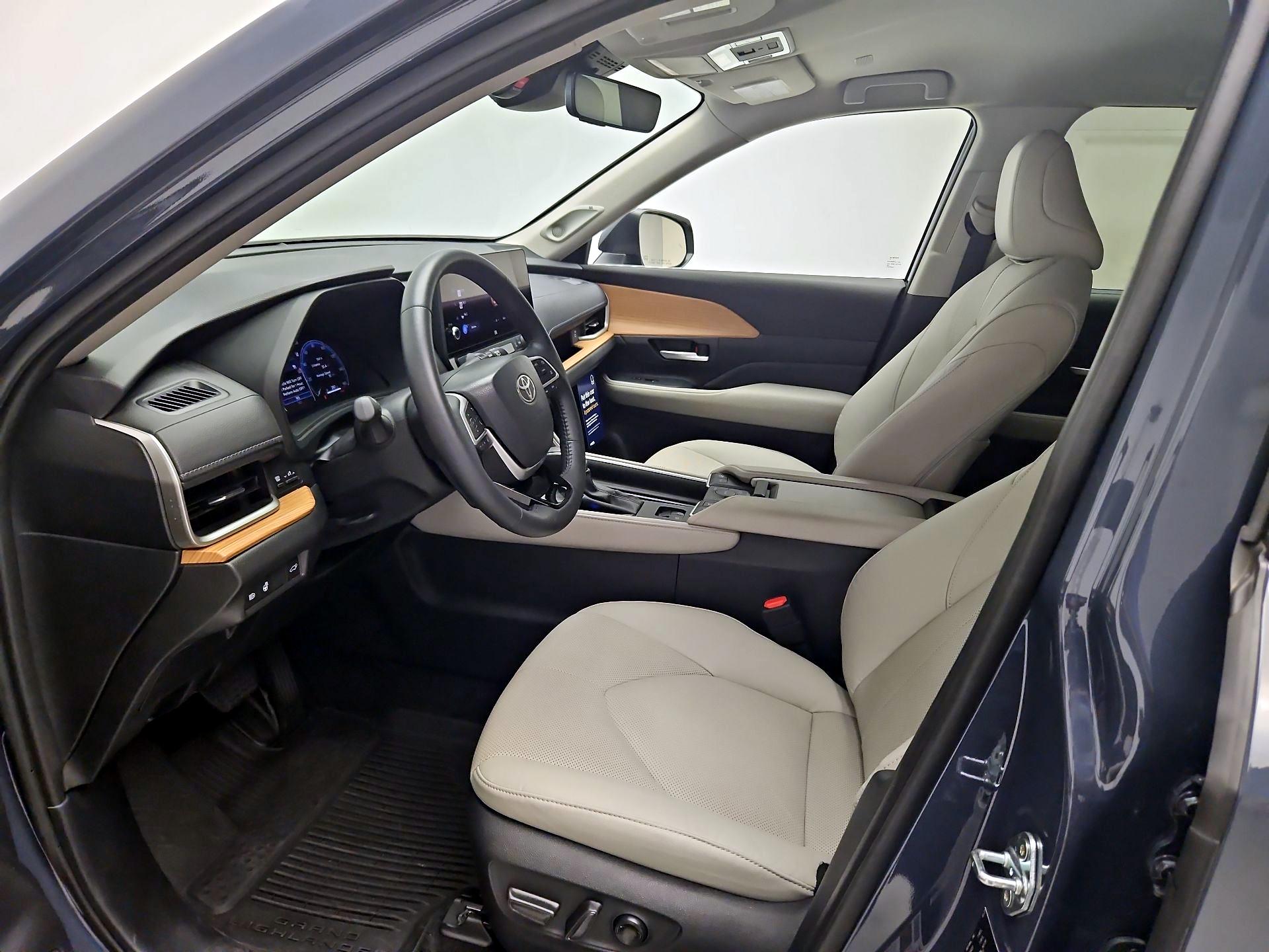 Thumbnail: 2024 Toyota Grand Highlander - 11