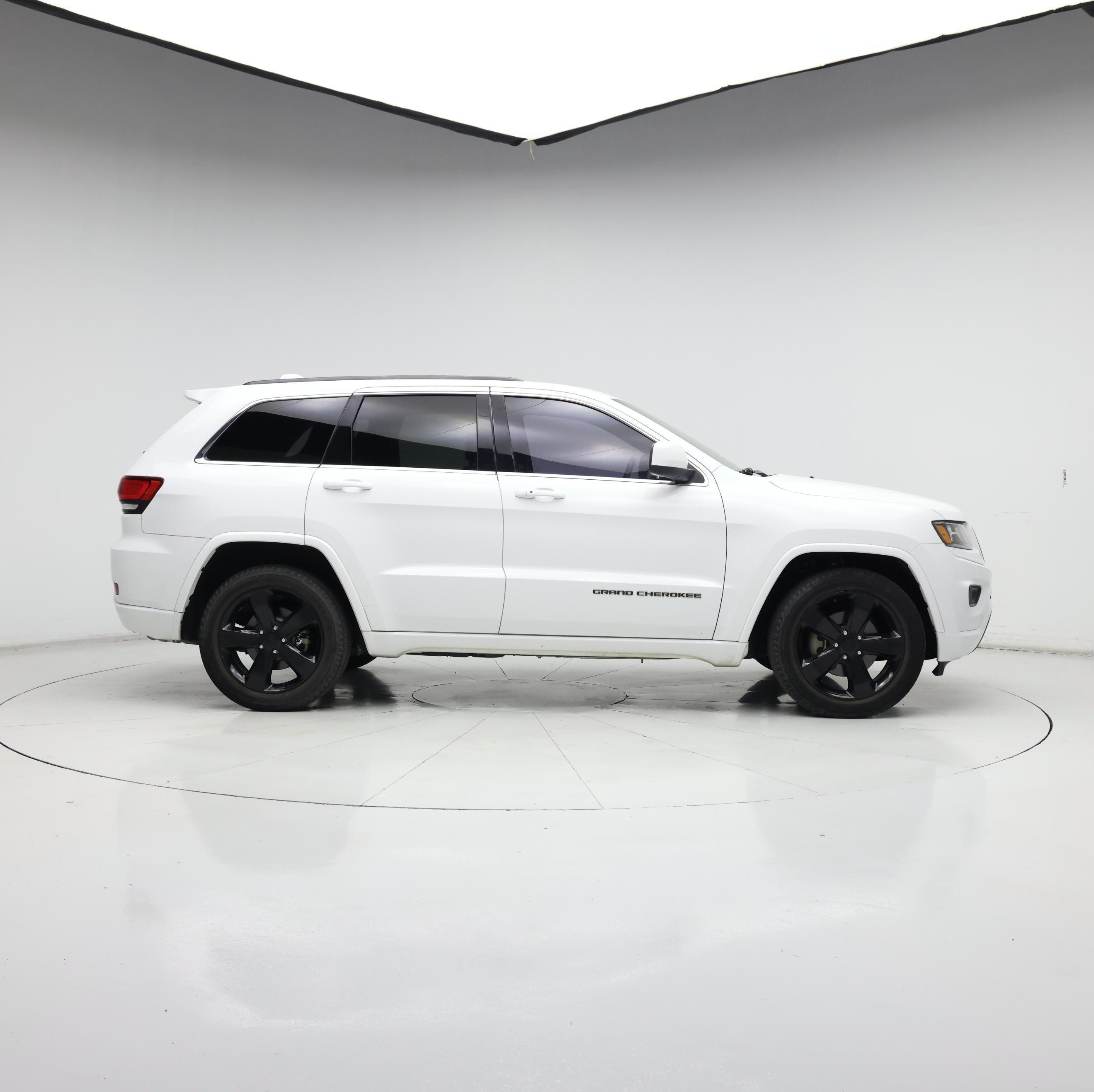 Thumbnail: 2015 Jeep Grand Cherokee - 7