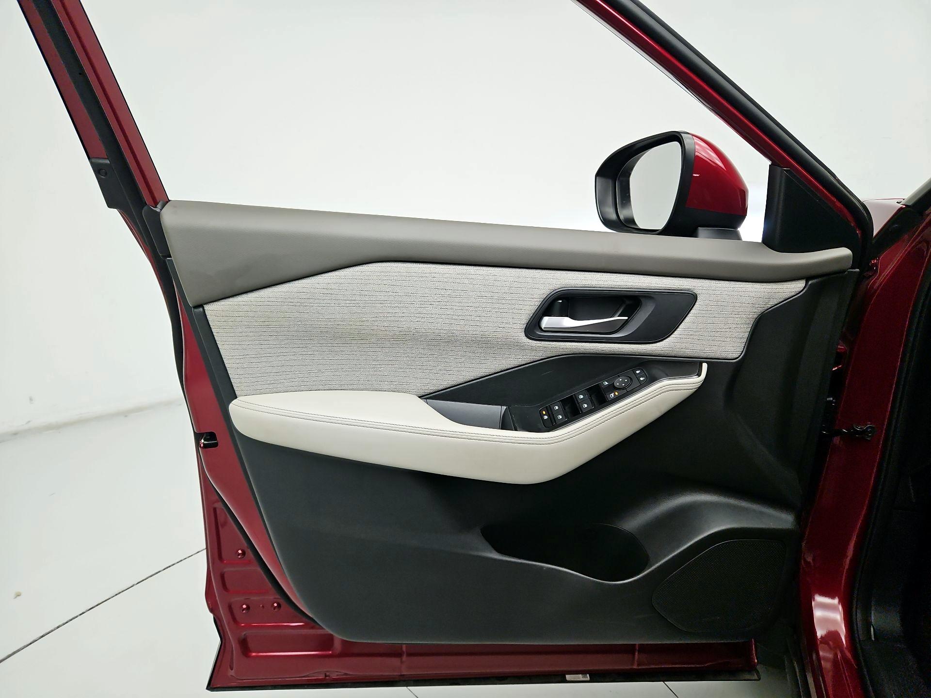 Thumbnail: 2023 Nissan Rogue - 12