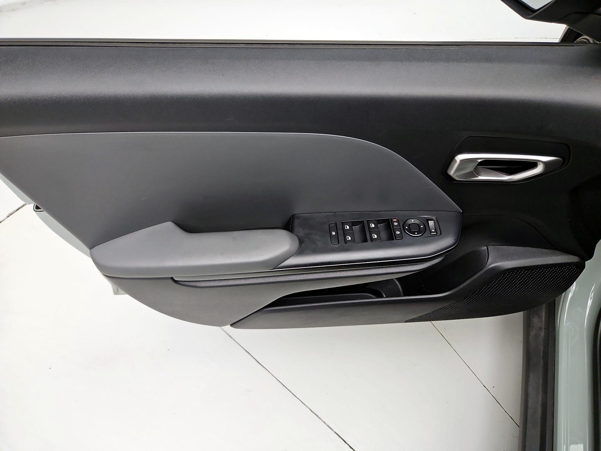 Thumbnail: 2025 Kia K4 - 12
