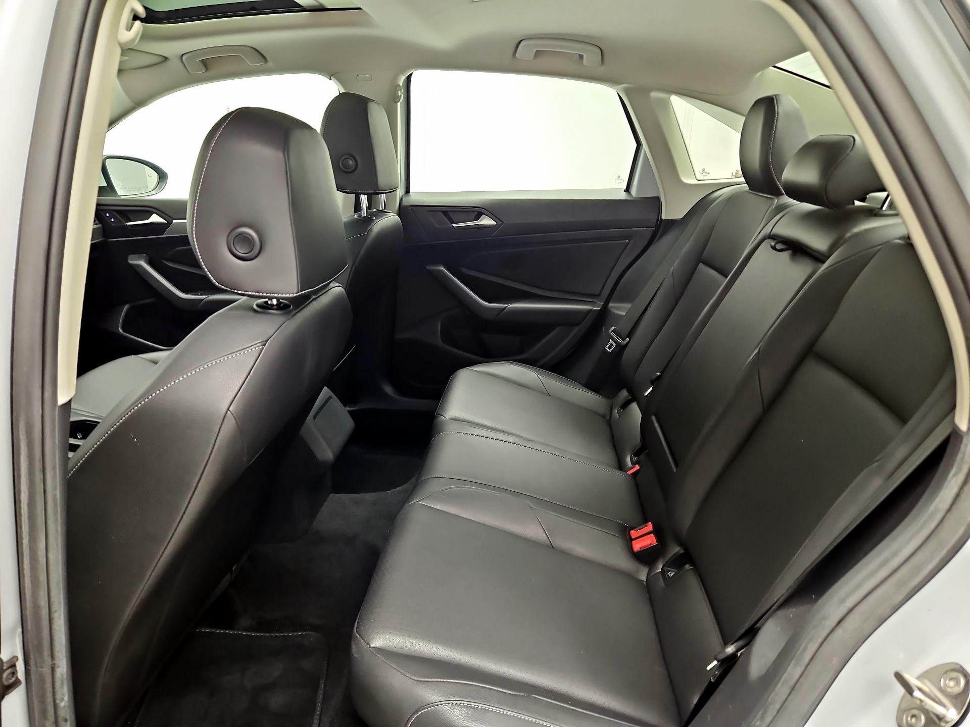 Thumbnail: 2019 Volkswagen Jetta - 20
