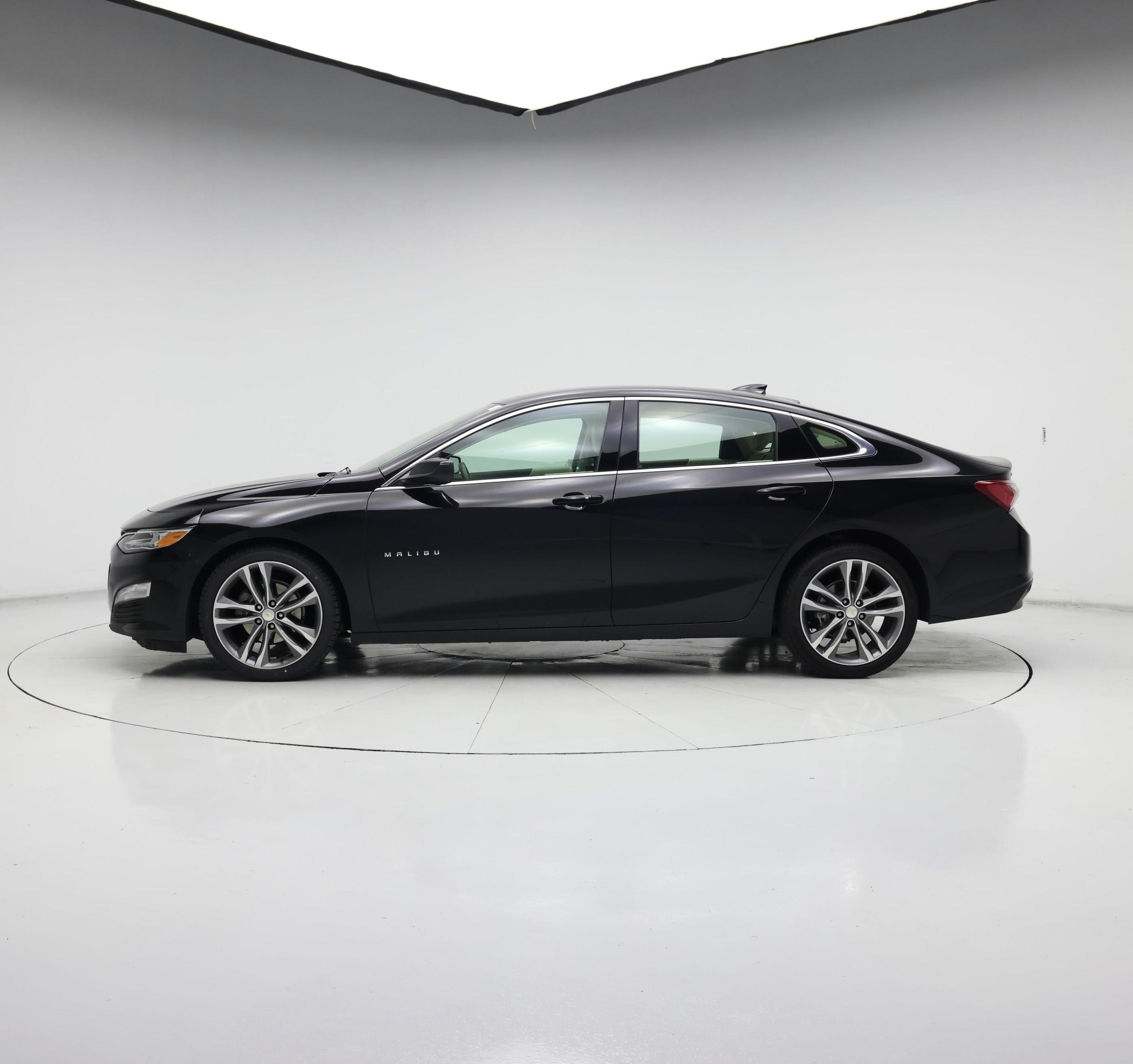 Thumbnail: 2024 Chevrolet Malibu - 3