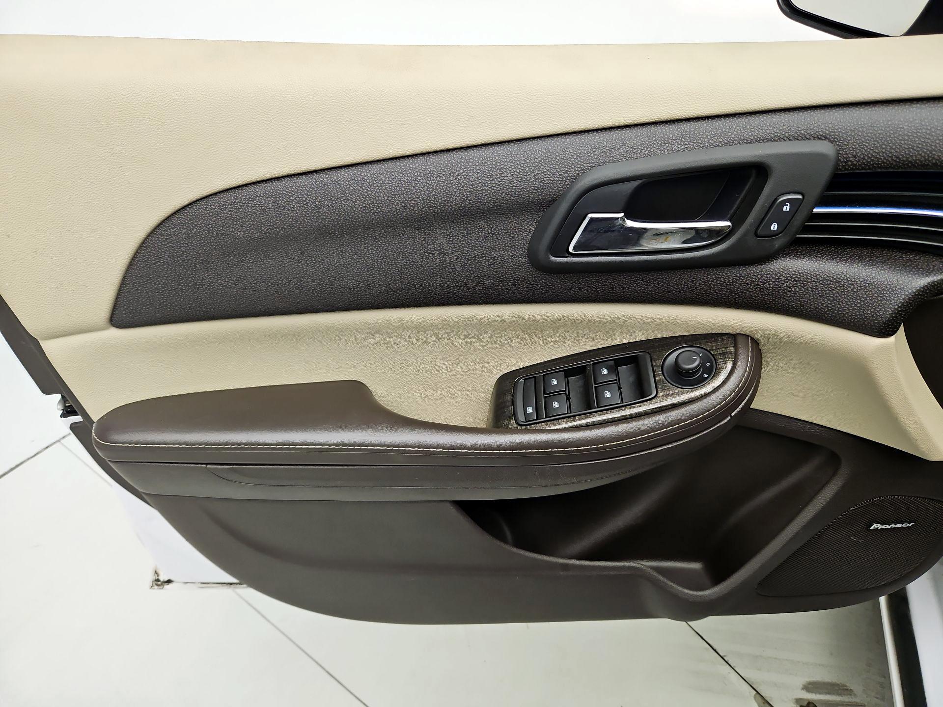 Thumbnail: 2015 Chevrolet Malibu - 12