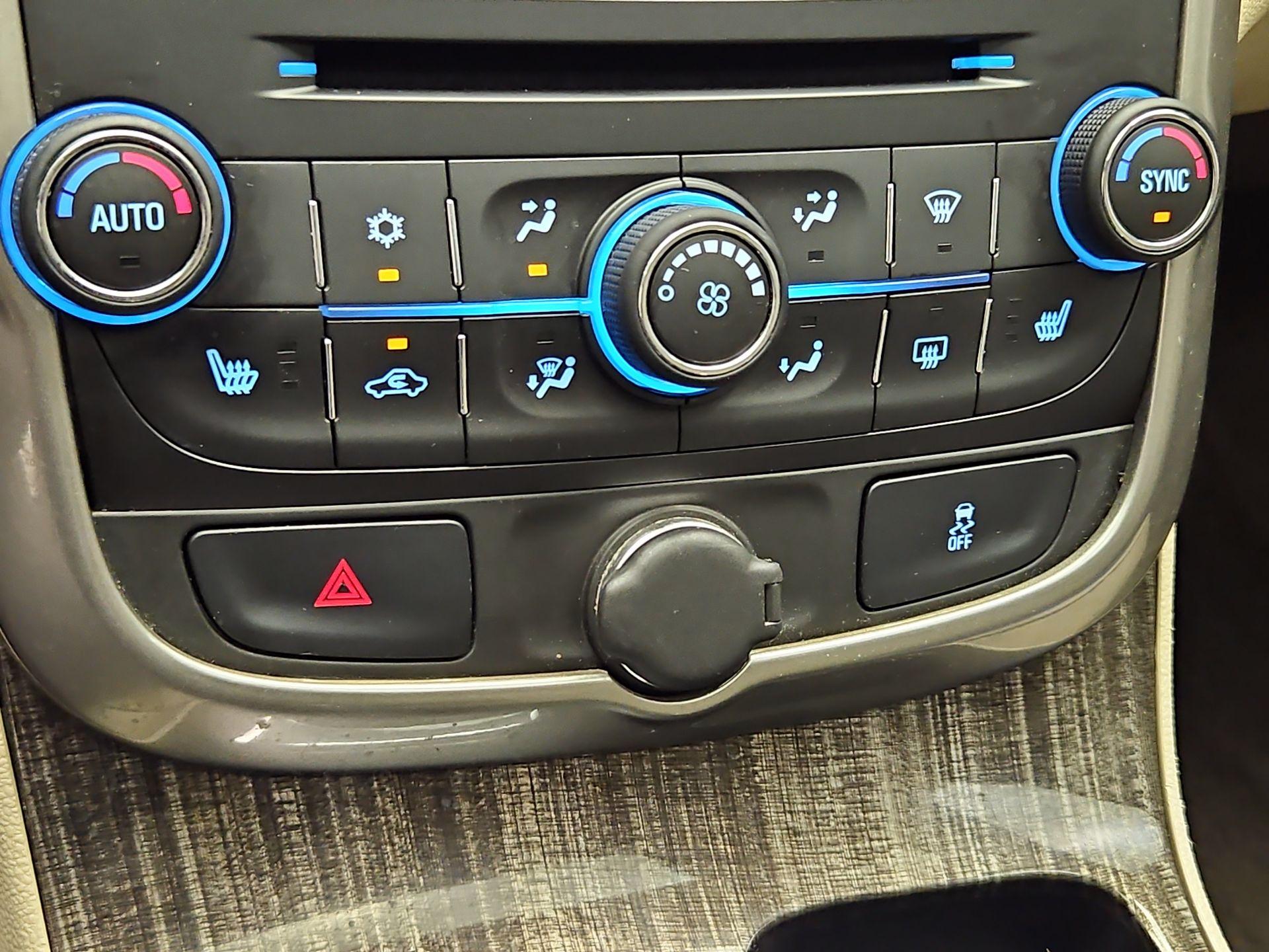 Thumbnail: 2015 Chevrolet Malibu - 16