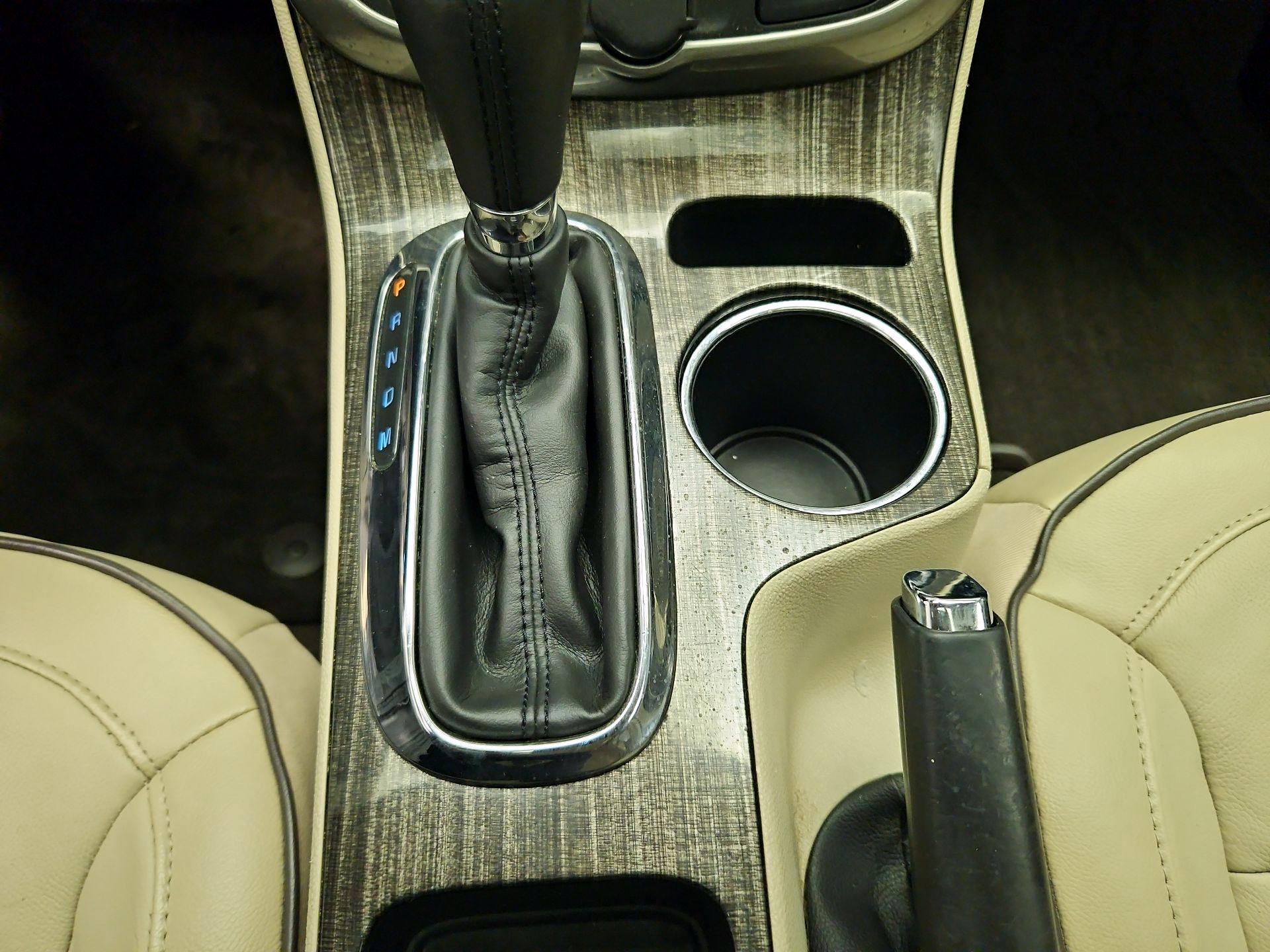 Thumbnail: 2015 Chevrolet Malibu - 17
