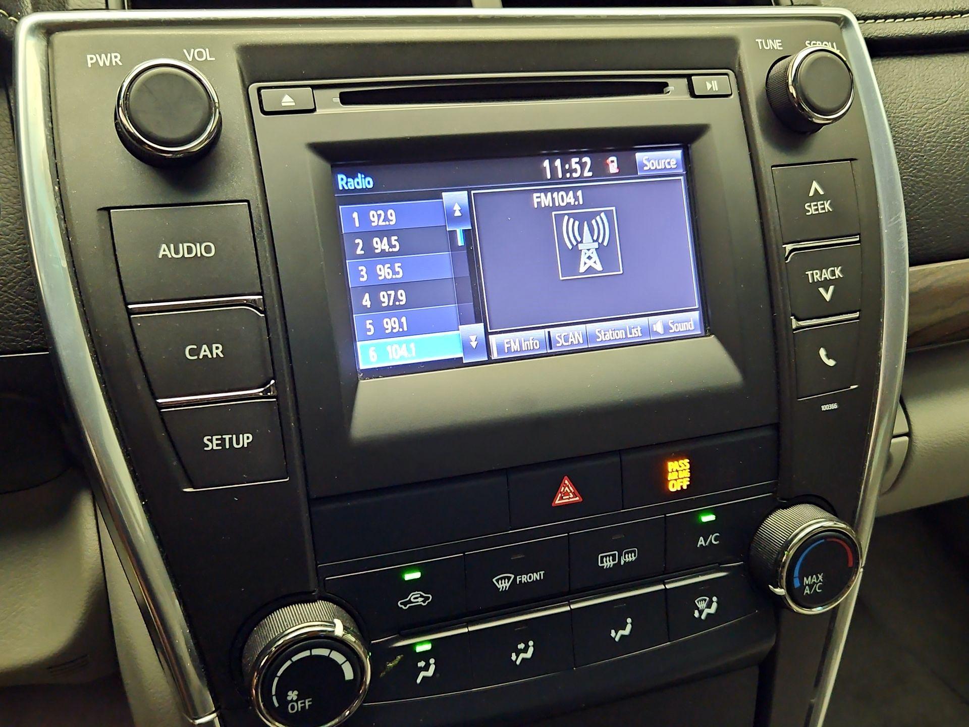 Thumbnail: 2015 Toyota Camry - 15