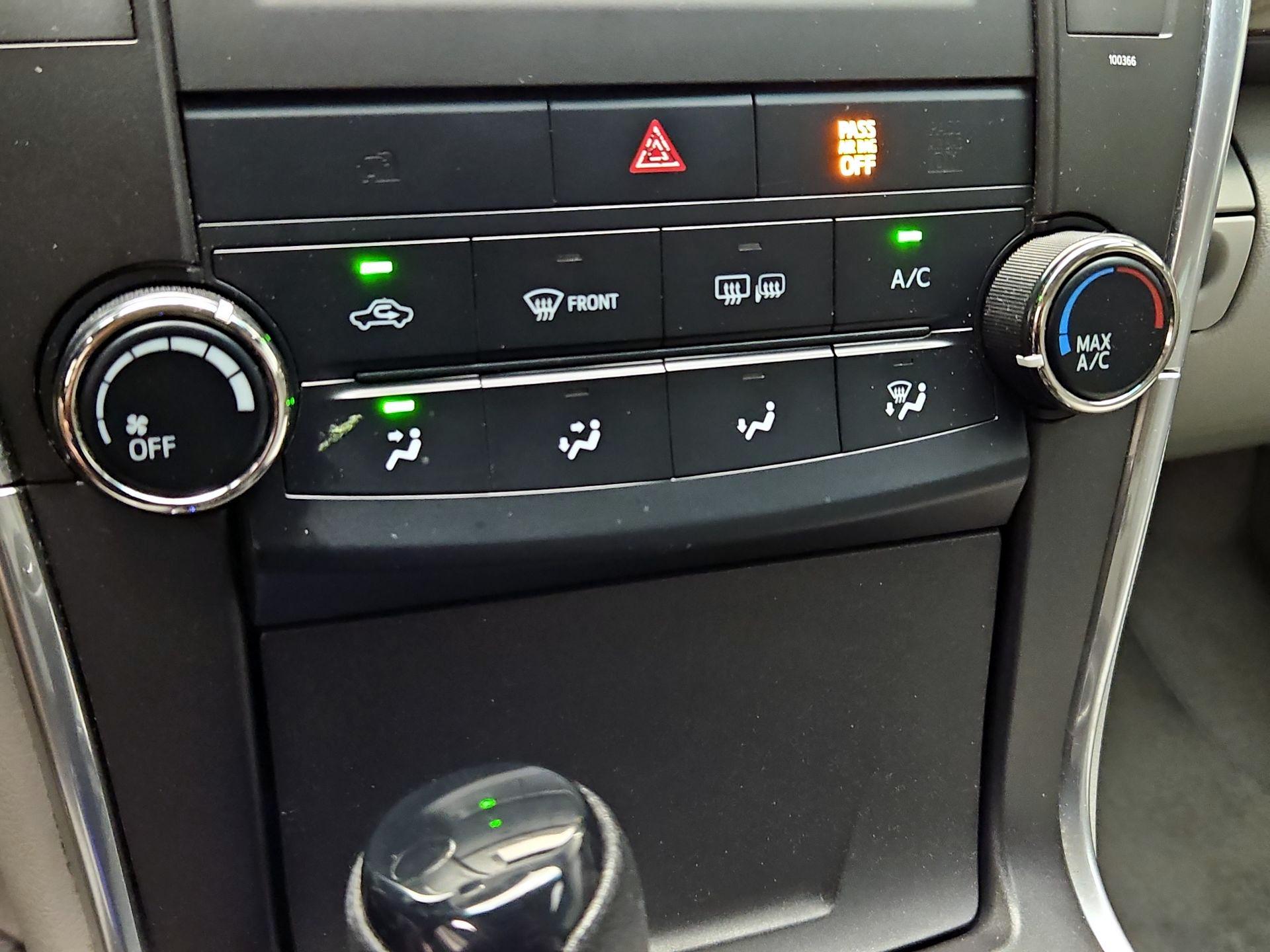 Thumbnail: 2015 Toyota Camry - 16