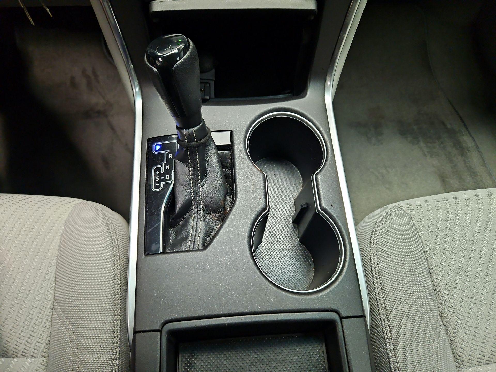 Thumbnail: 2015 Toyota Camry - 17