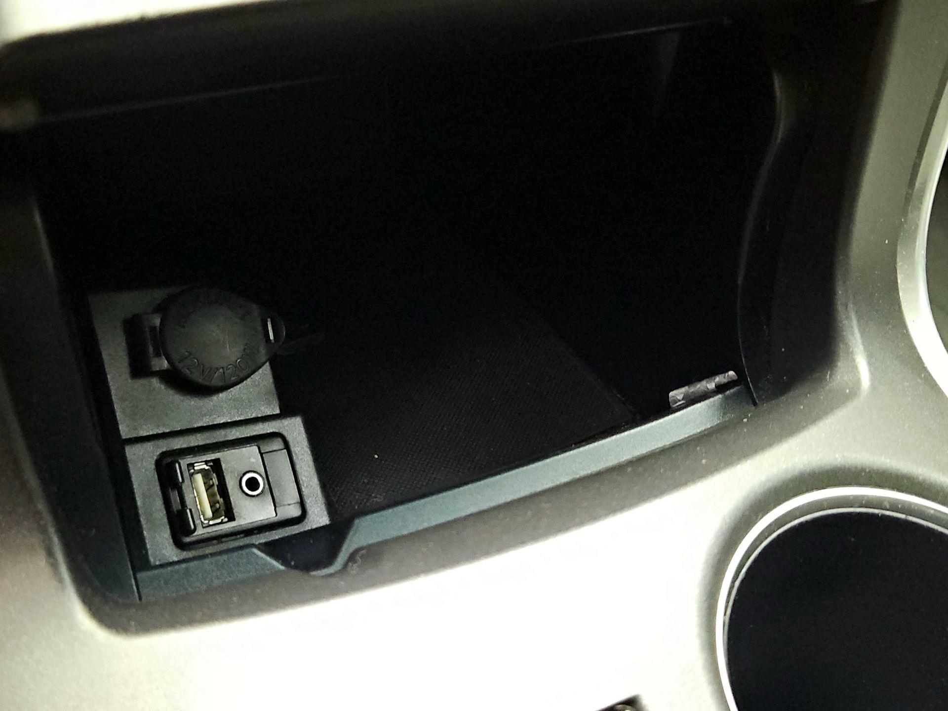 Thumbnail: 2015 Toyota Camry - 18