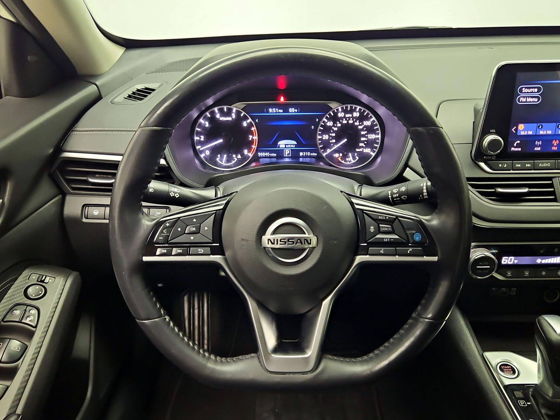 Thumbnail: 2019 Nissan Altima - 10