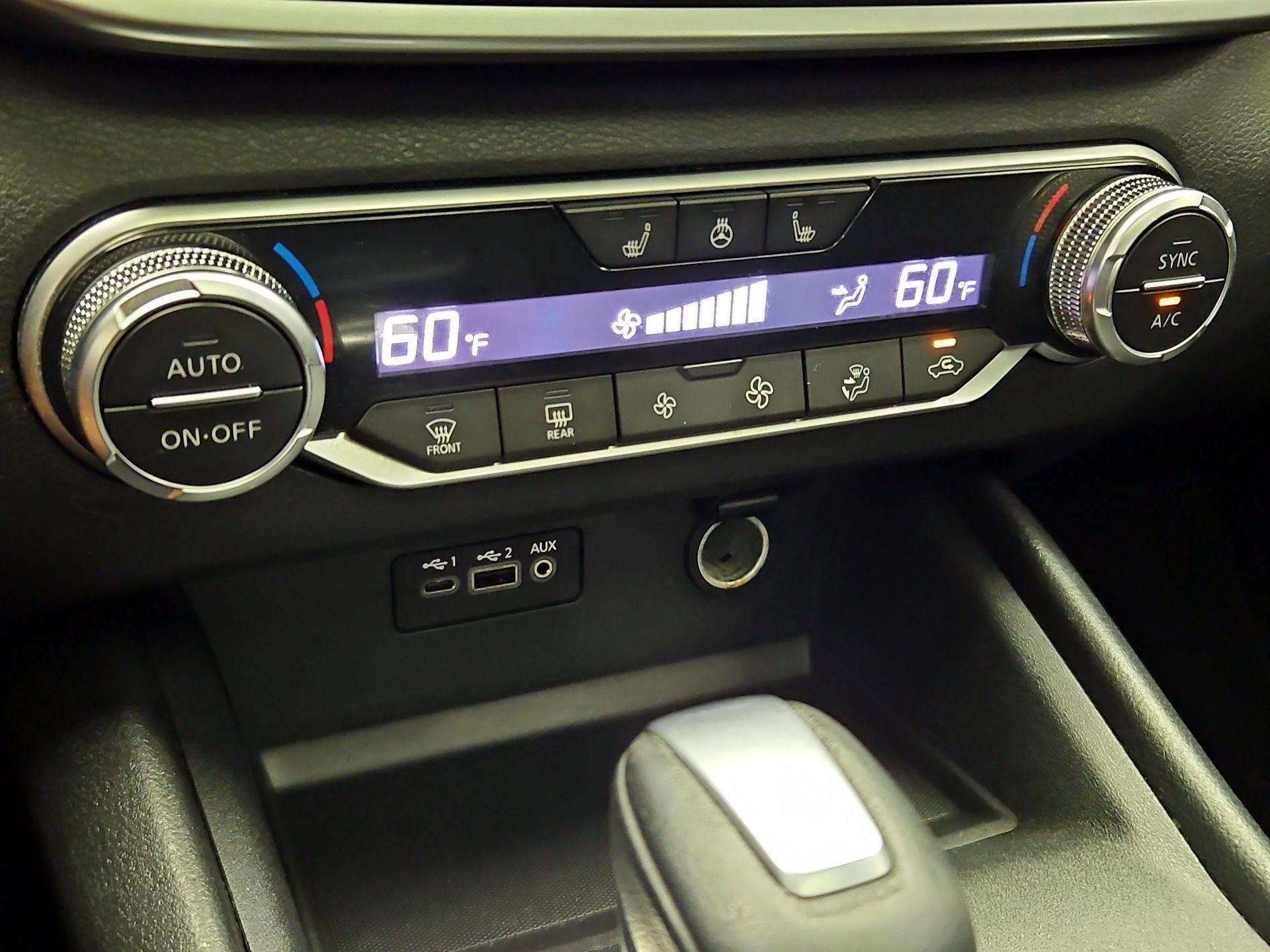 Thumbnail: 2019 Nissan Altima - 16