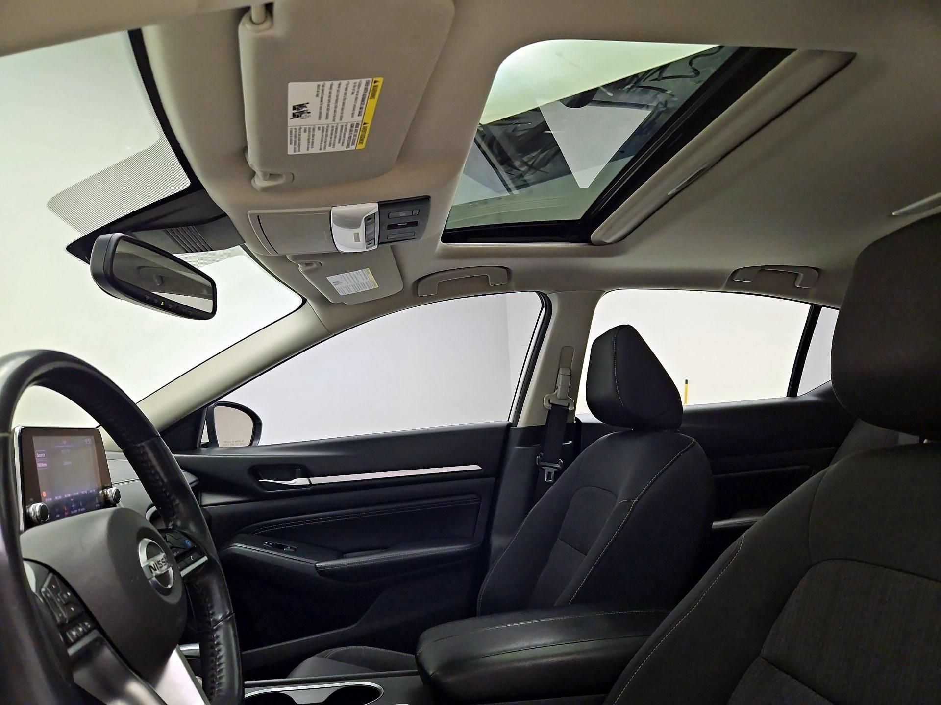 Thumbnail: 2019 Nissan Altima - 19