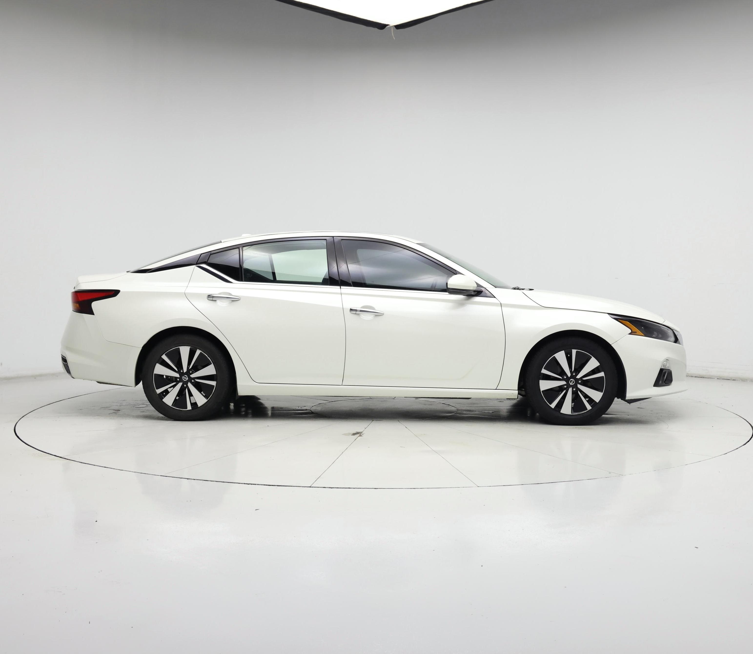 Thumbnail: 2019 Nissan Altima - 7