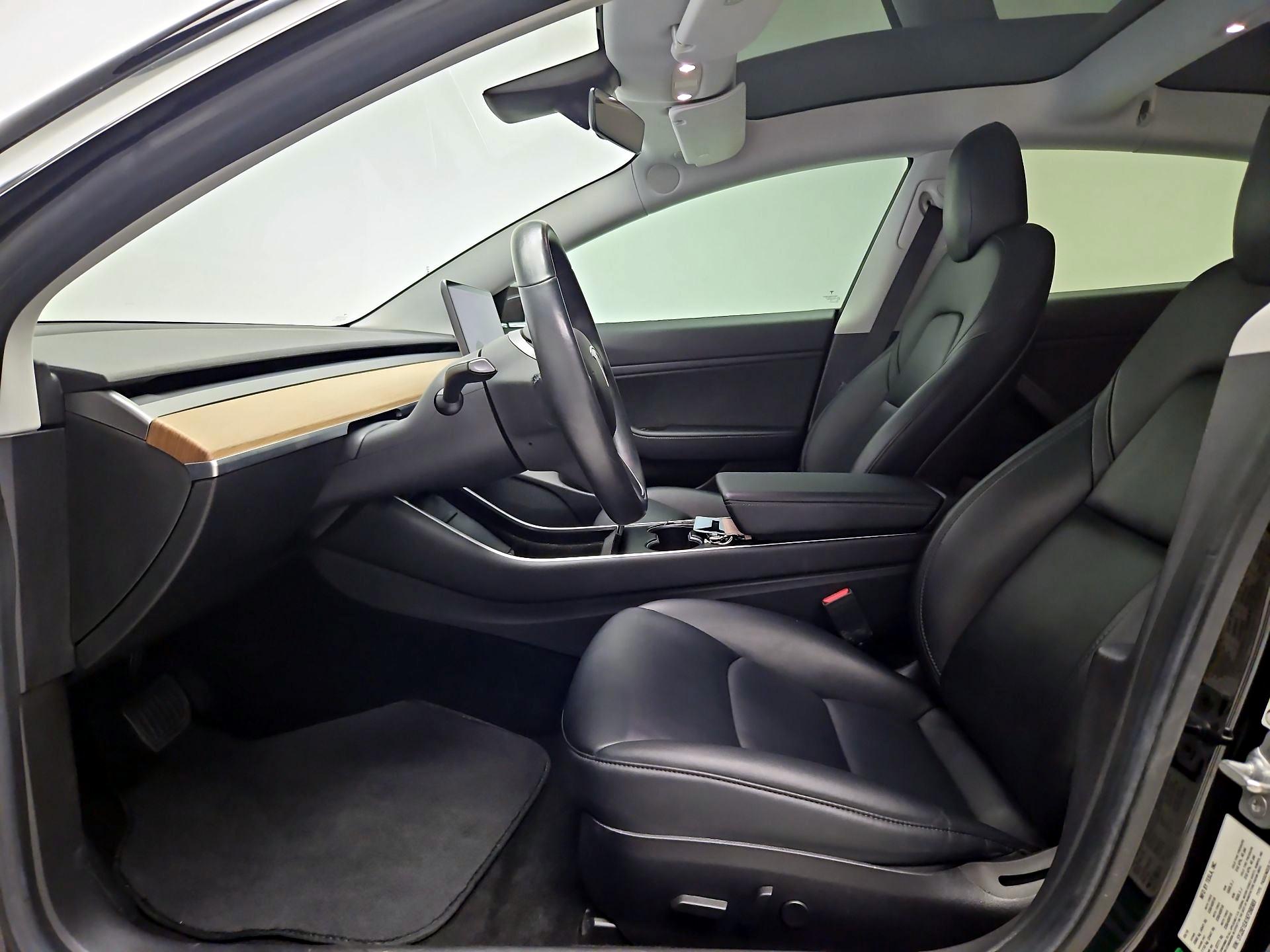 Thumbnail: 2019 Tesla Model 3 - 11