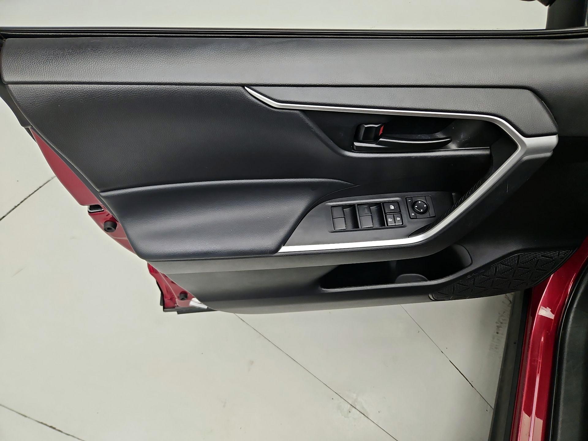Thumbnail: 2023 Toyota RAV4 - 12