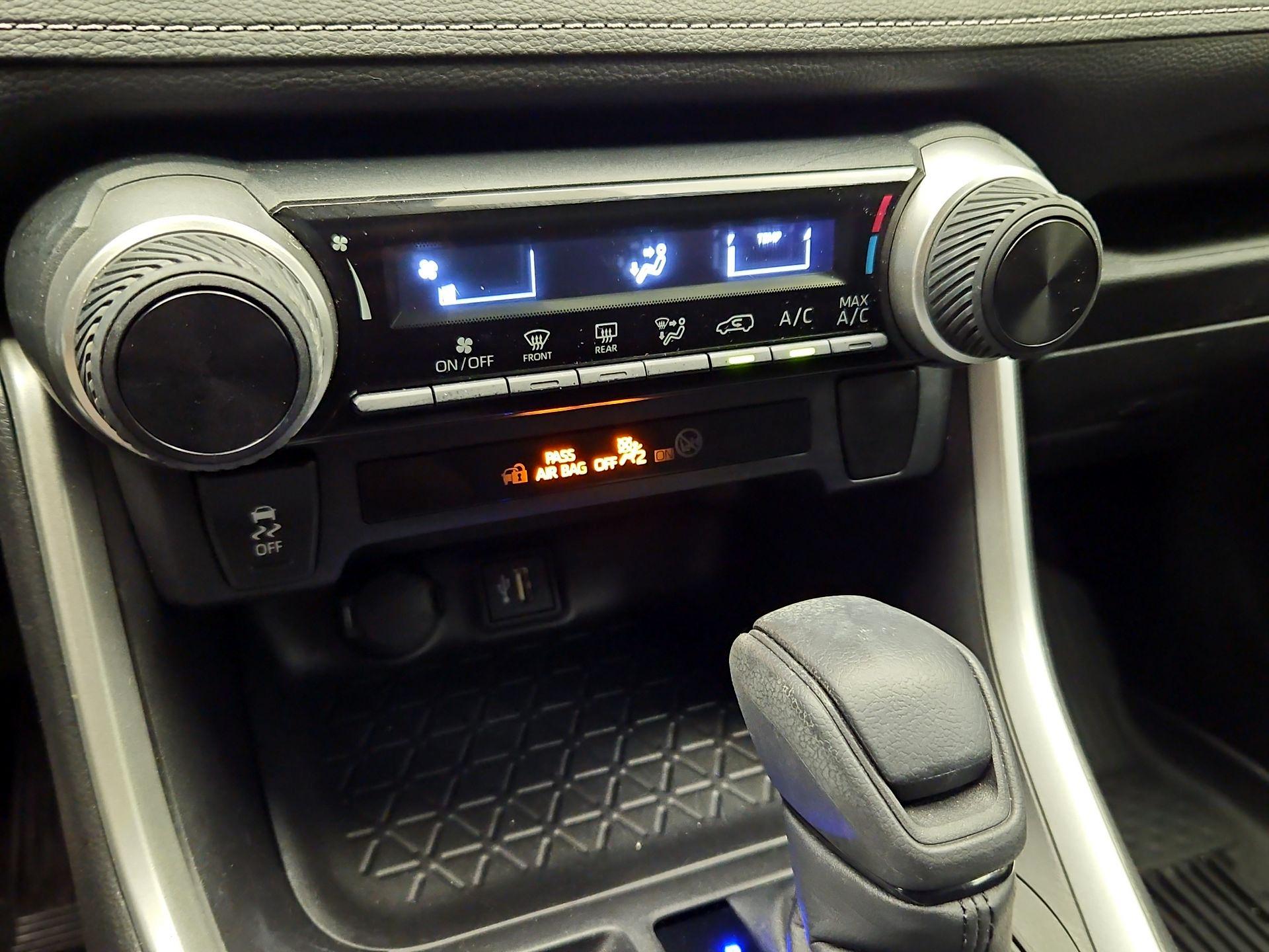Thumbnail: 2023 Toyota RAV4 - 16
