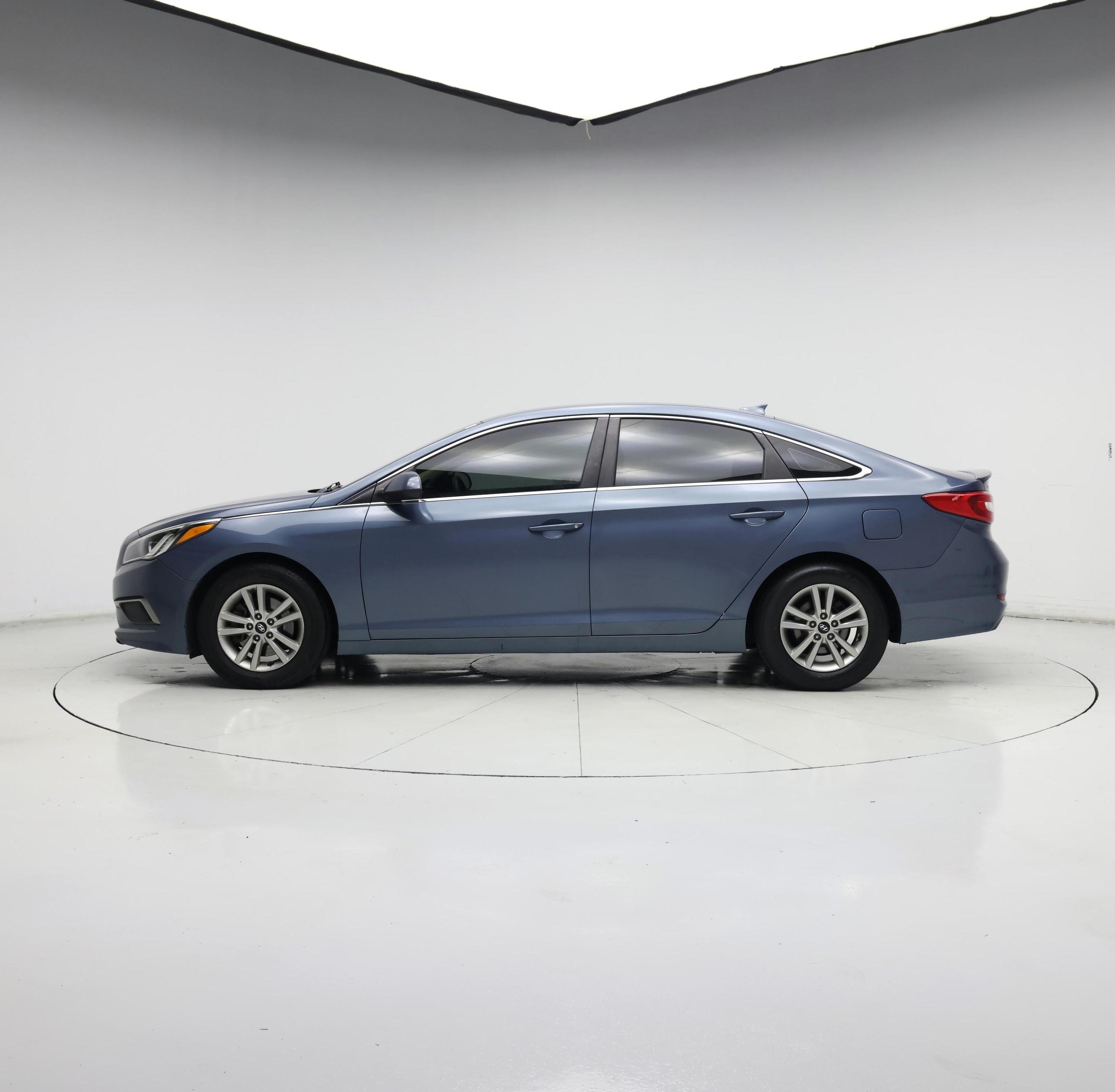 Thumbnail: 2017 Hyundai Sonata - 3