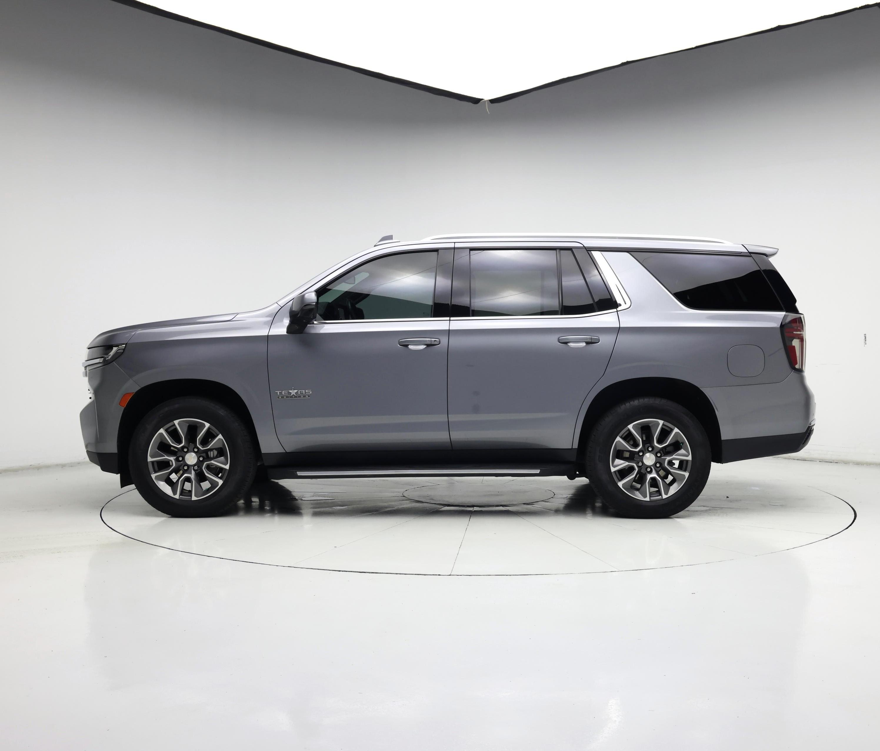 Thumbnail: 2022 Chevrolet Tahoe - 3