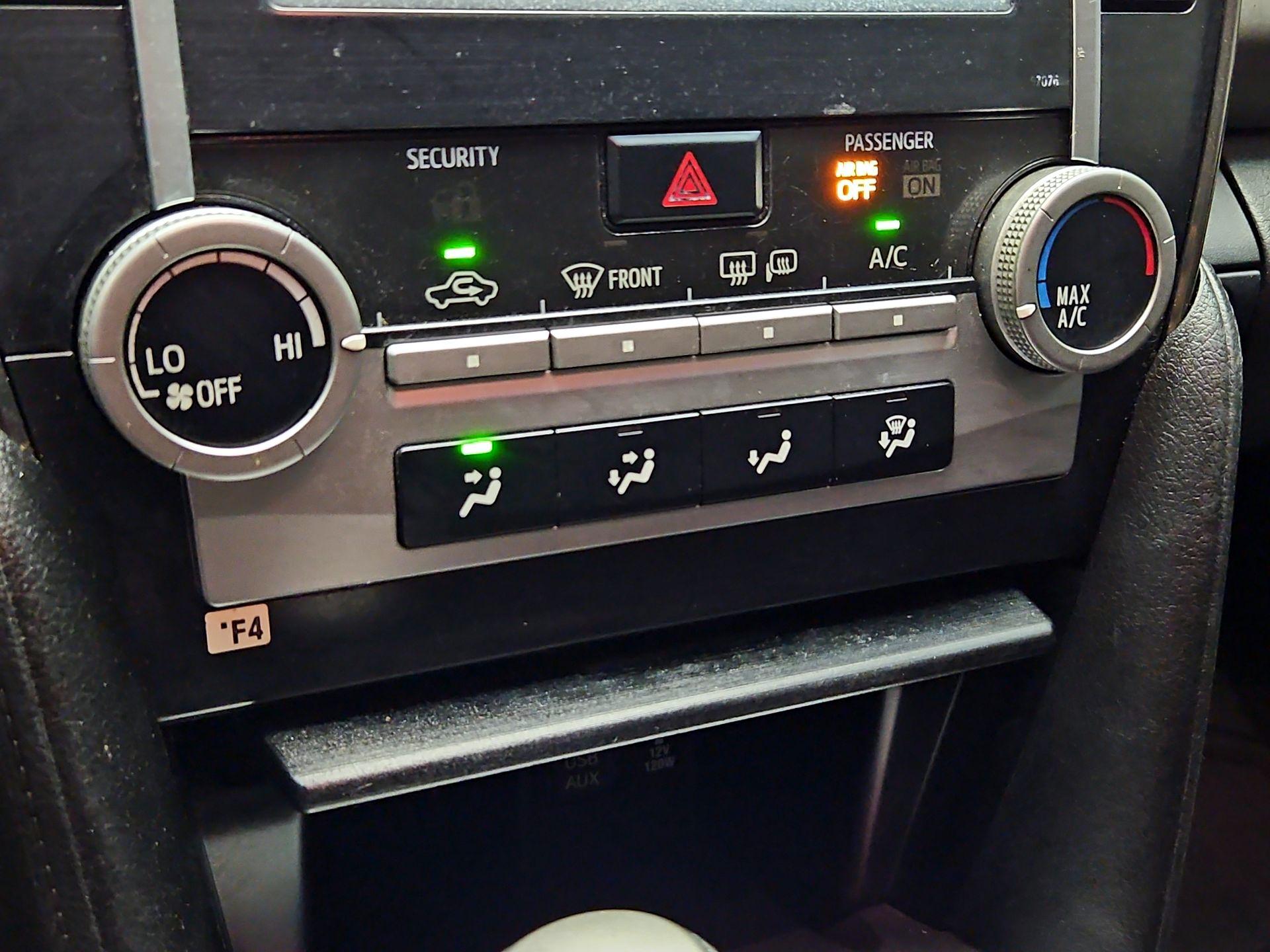 Thumbnail: 2014 Toyota Camry - 15