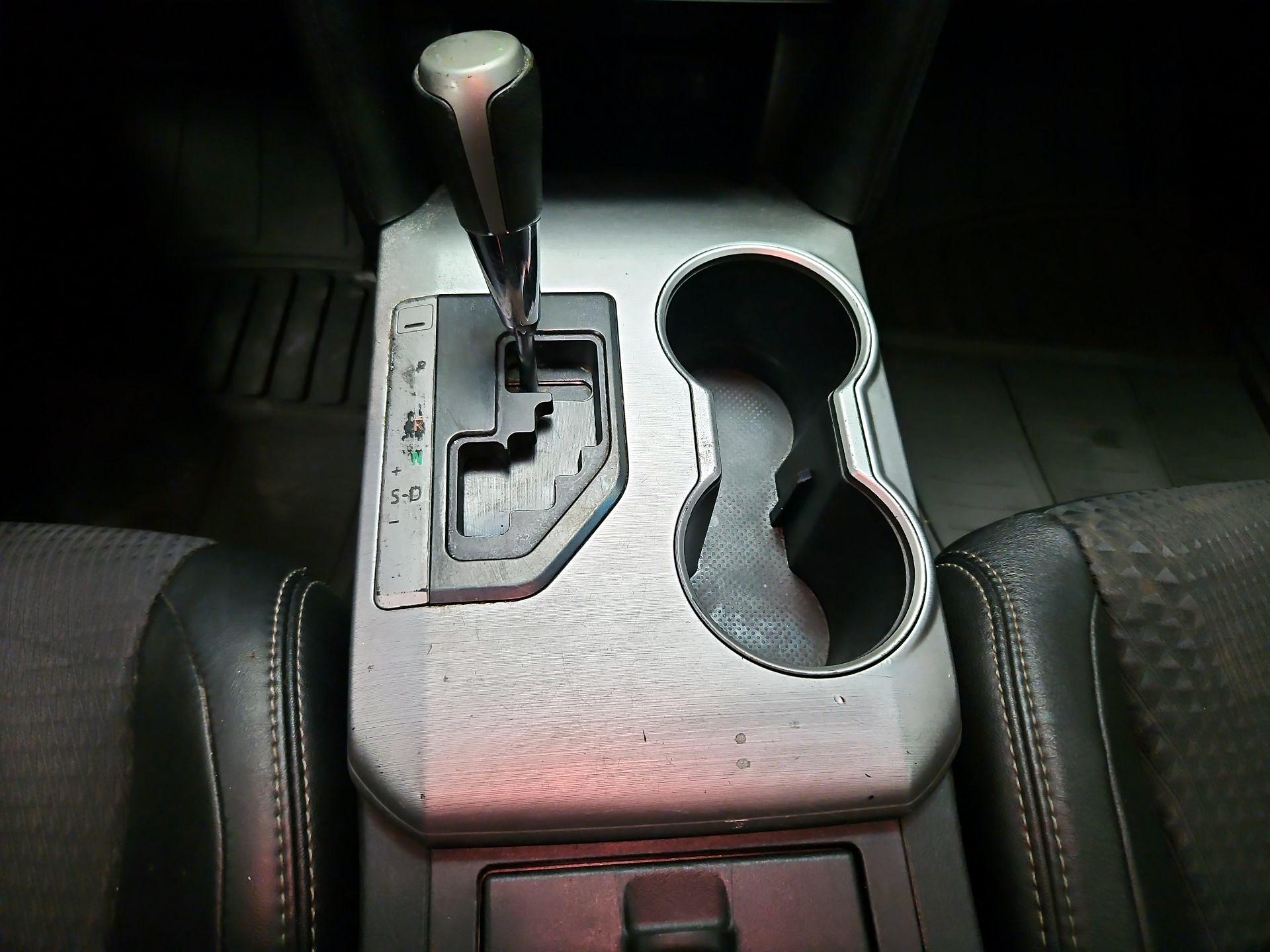 Thumbnail: 2014 Toyota Camry - 16