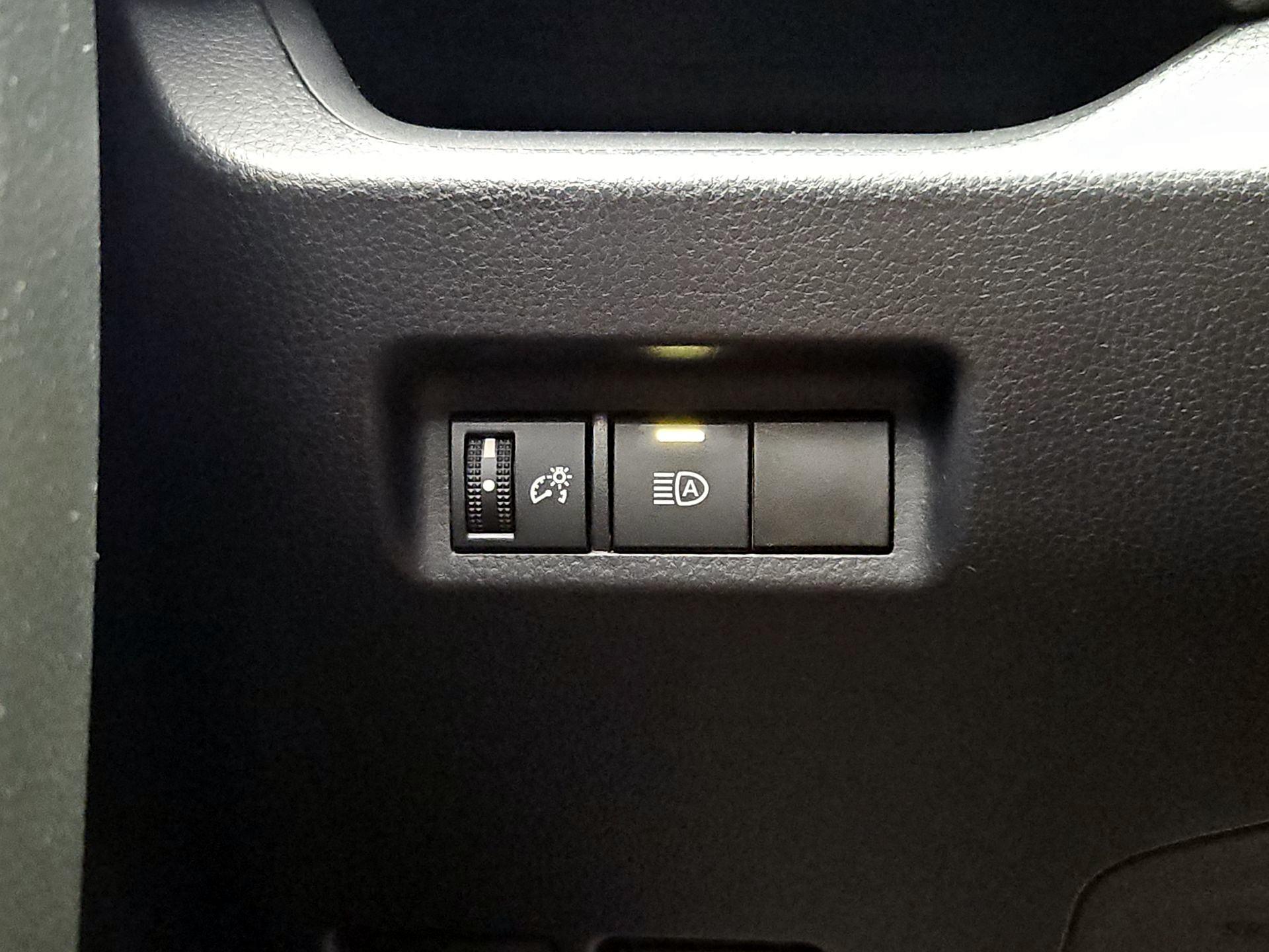 Thumbnail: 2020 Toyota RAV4 - 13