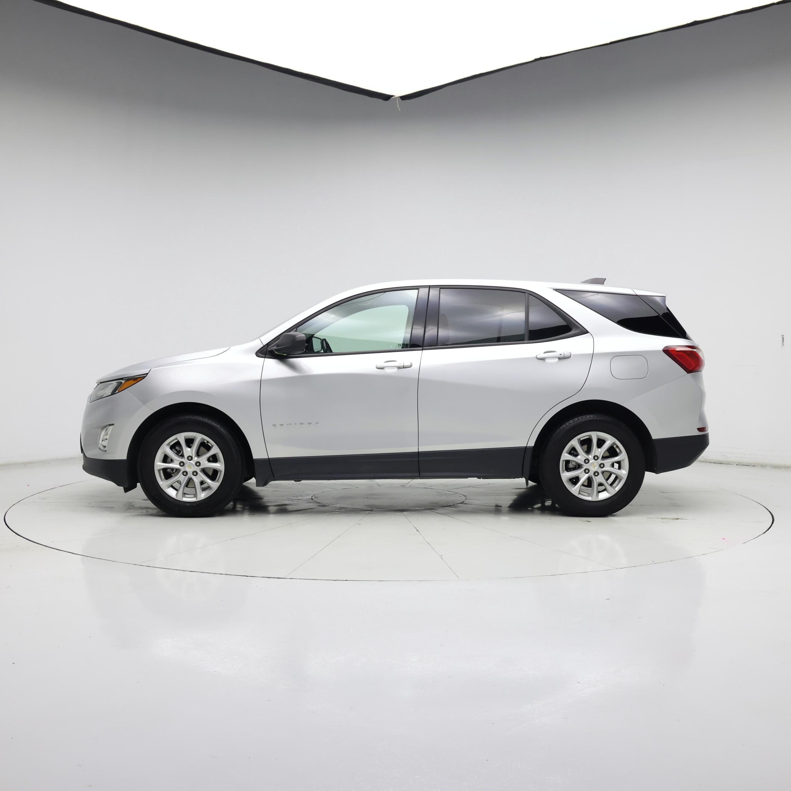 Thumbnail: 2019 Chevrolet Equinox - 3