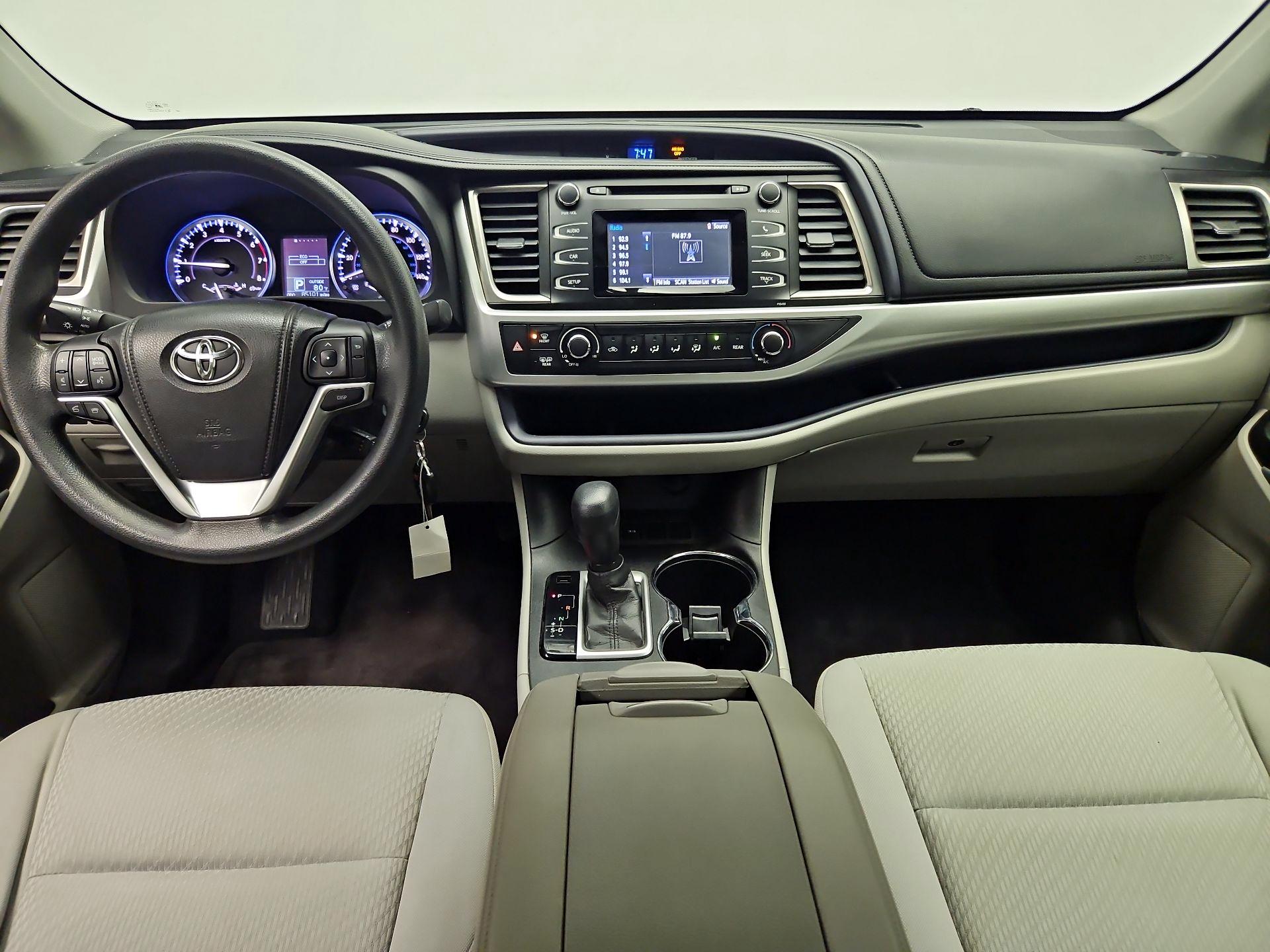 Thumbnail: 2015 Toyota Highlander - 9