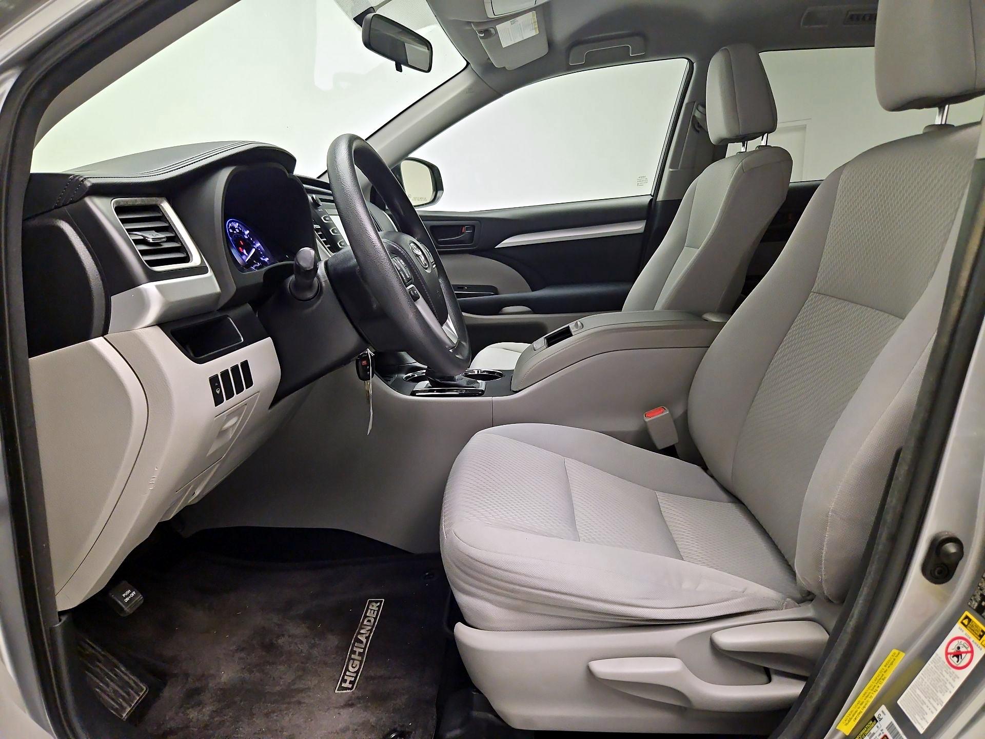 Thumbnail: 2015 Toyota Highlander - 11