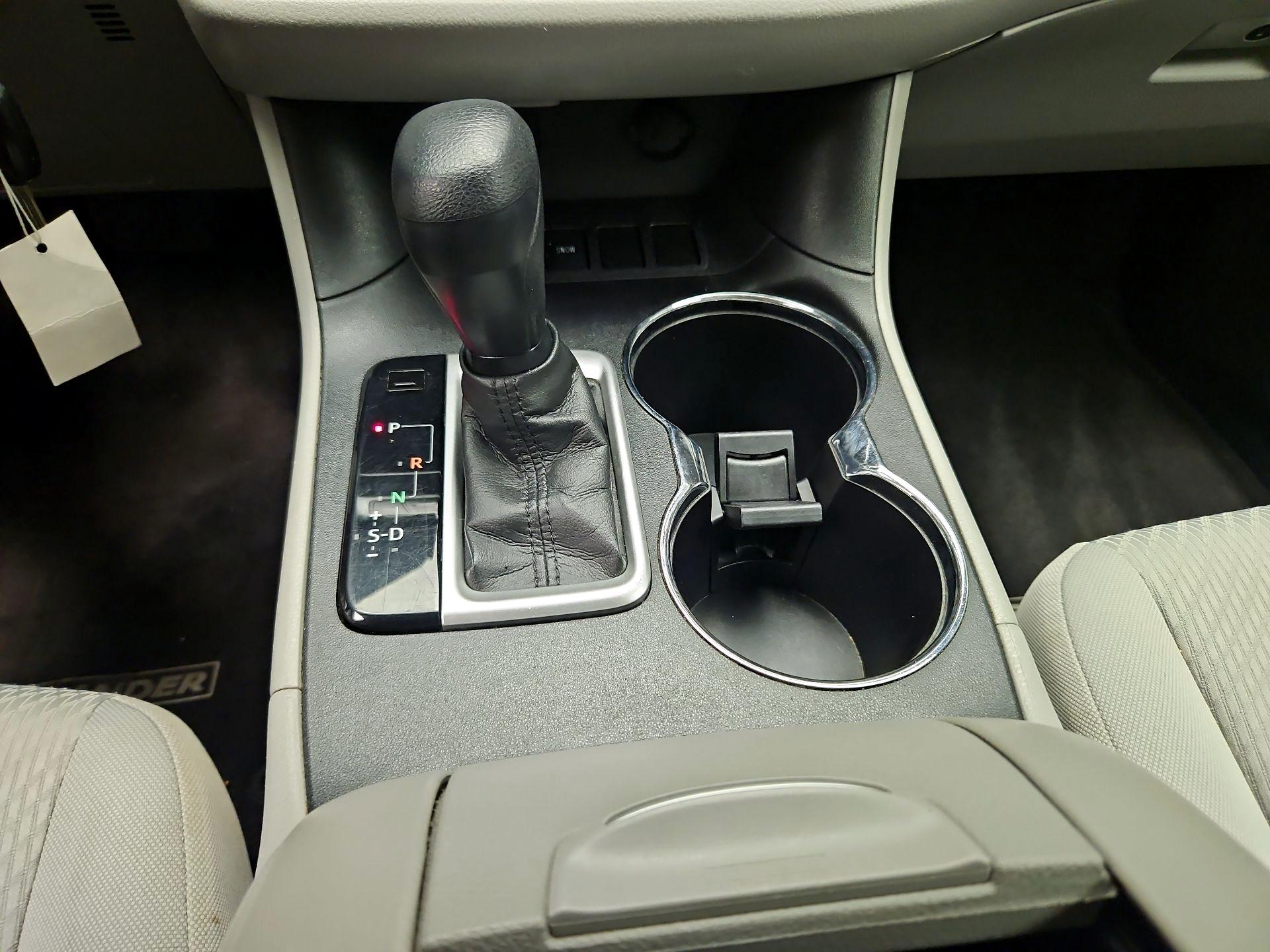 Thumbnail: 2015 Toyota Highlander - 17