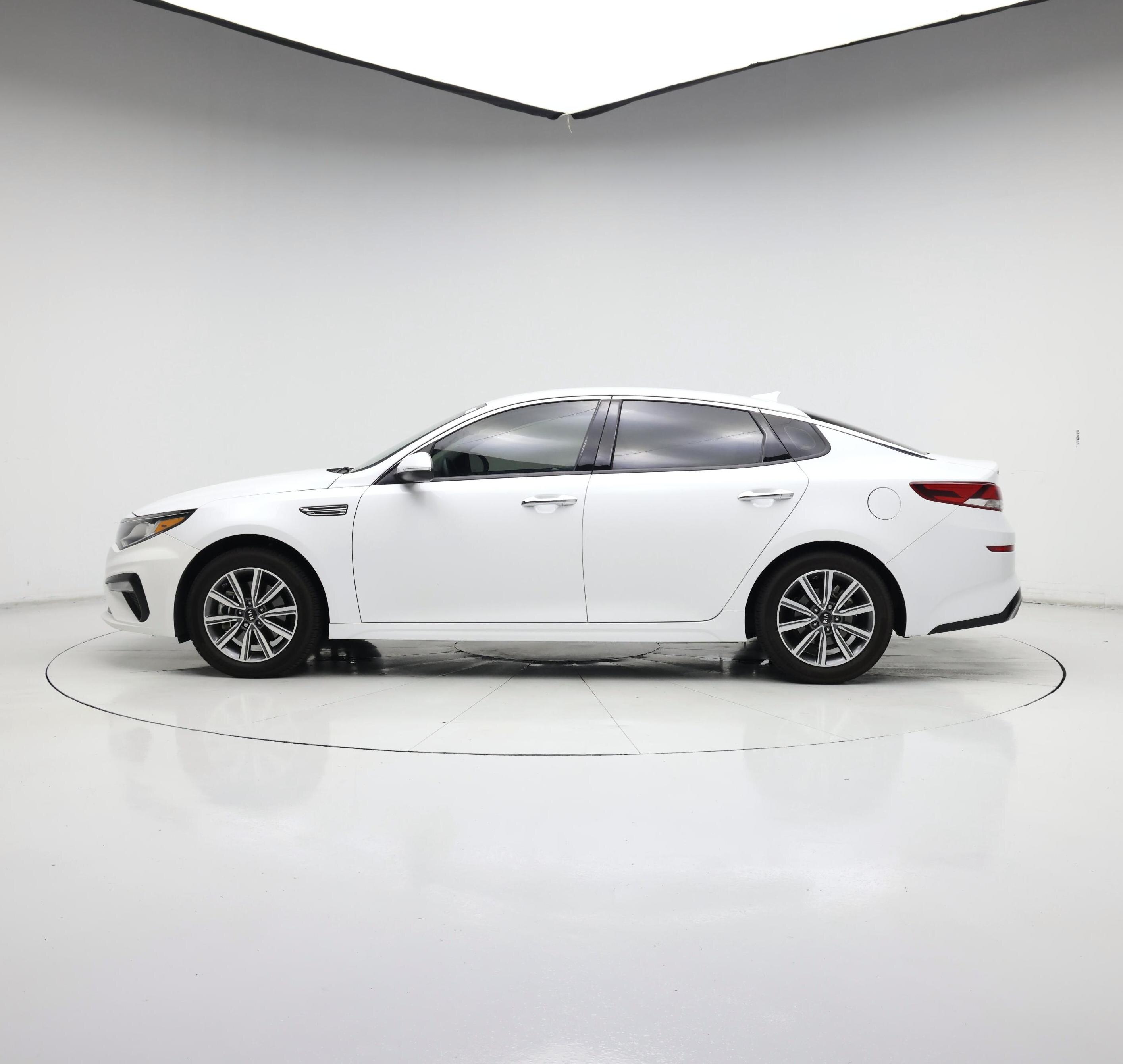 Thumbnail: 2019 Kia Optima - 3