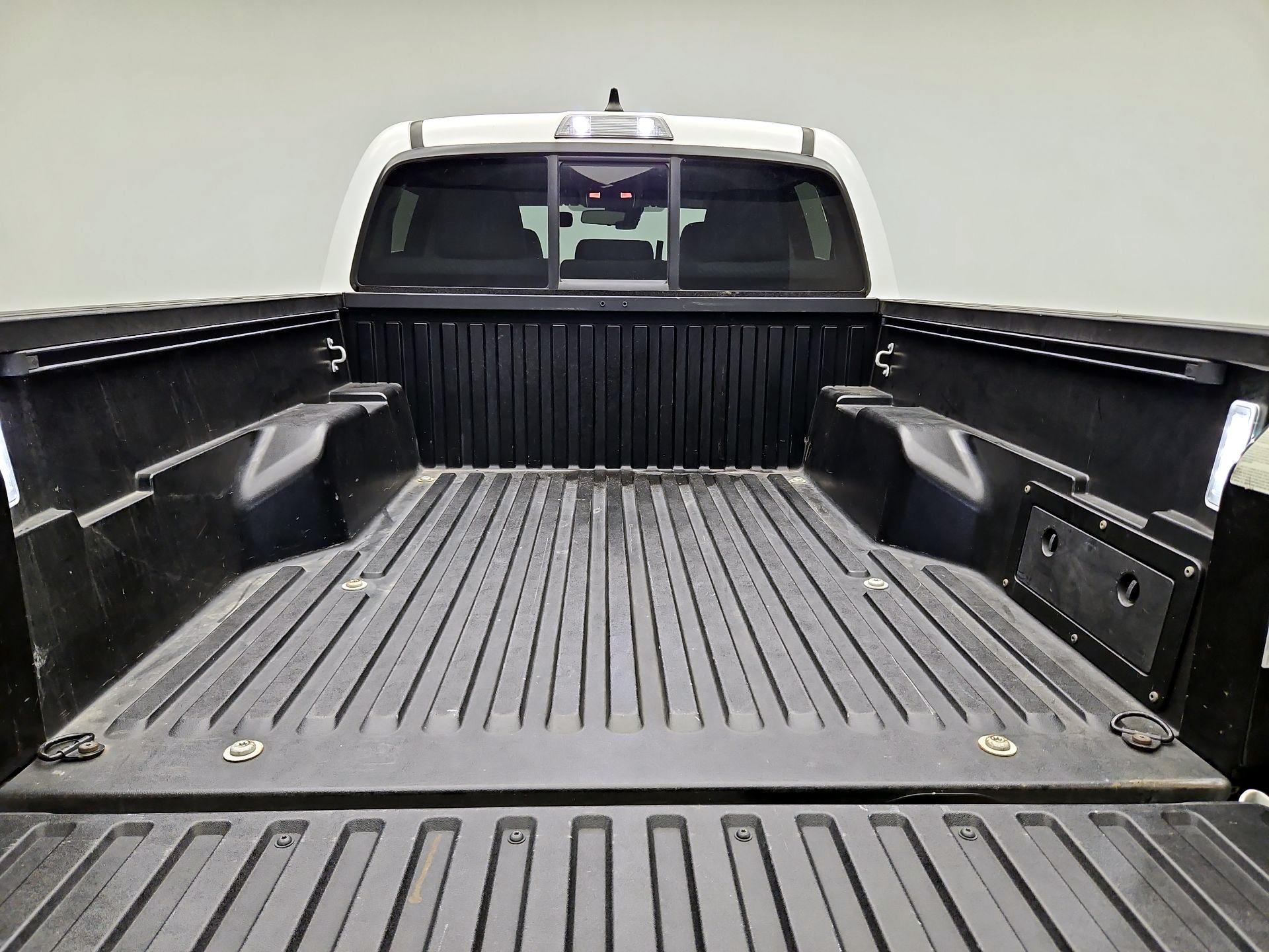 Thumbnail: 2021 Toyota Tacoma - 20