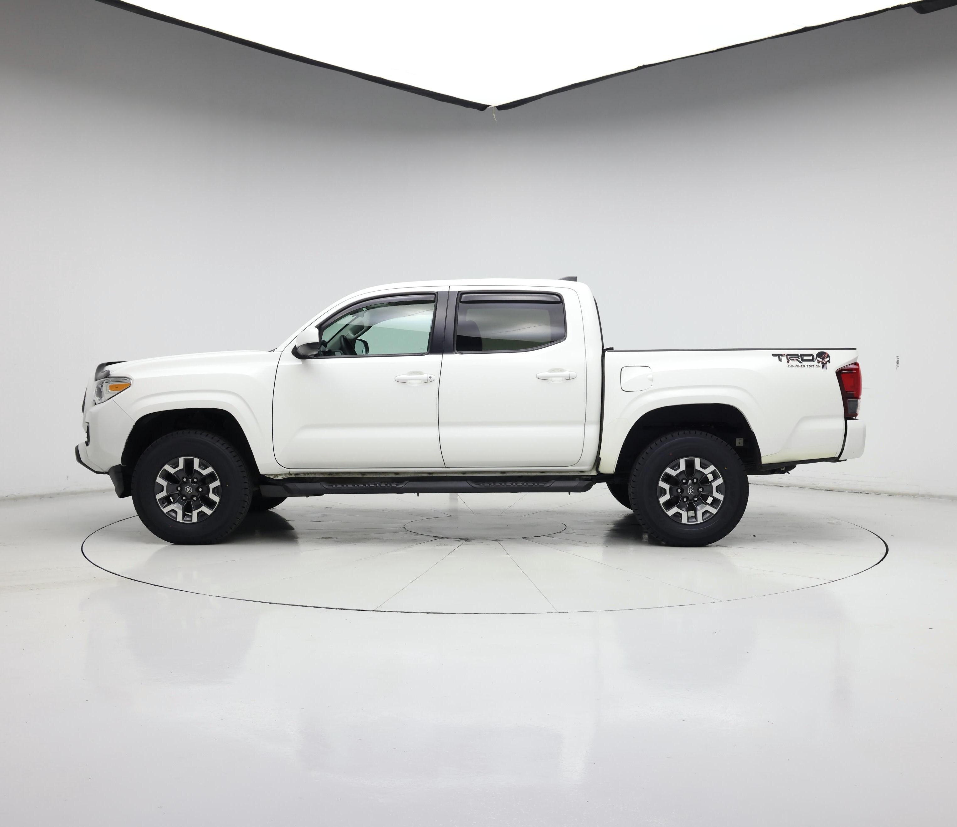 Thumbnail: 2021 Toyota Tacoma - 3