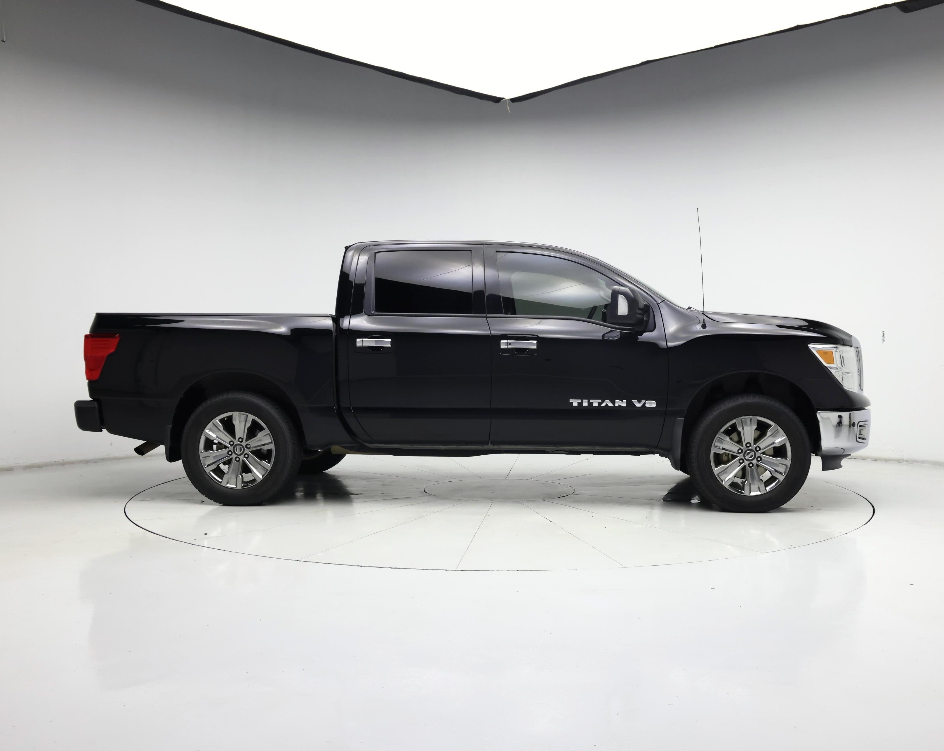 Thumbnail: 2018 Nissan Titan - 7