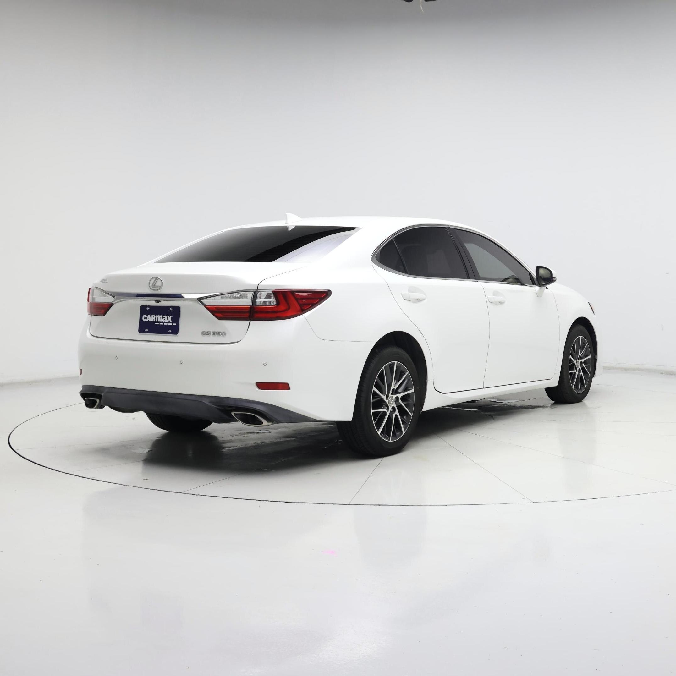 Thumbnail: 2017 Lexus ES - 8