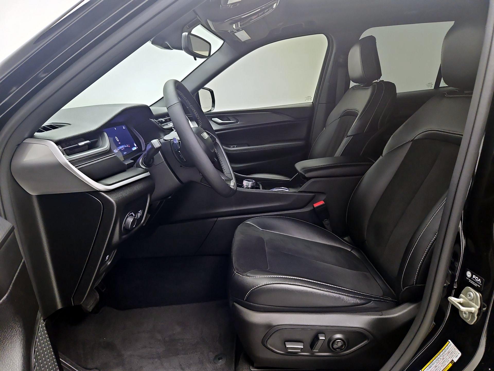 Thumbnail: 2023 Jeep Grand Cherokee - 11