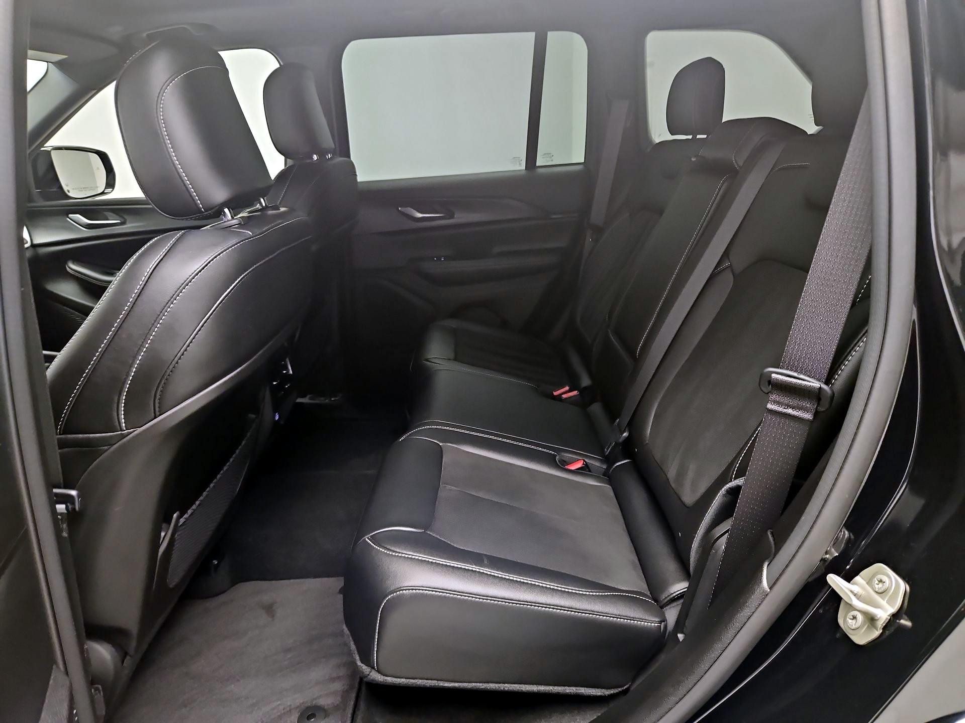 Thumbnail: 2023 Jeep Grand Cherokee - 17