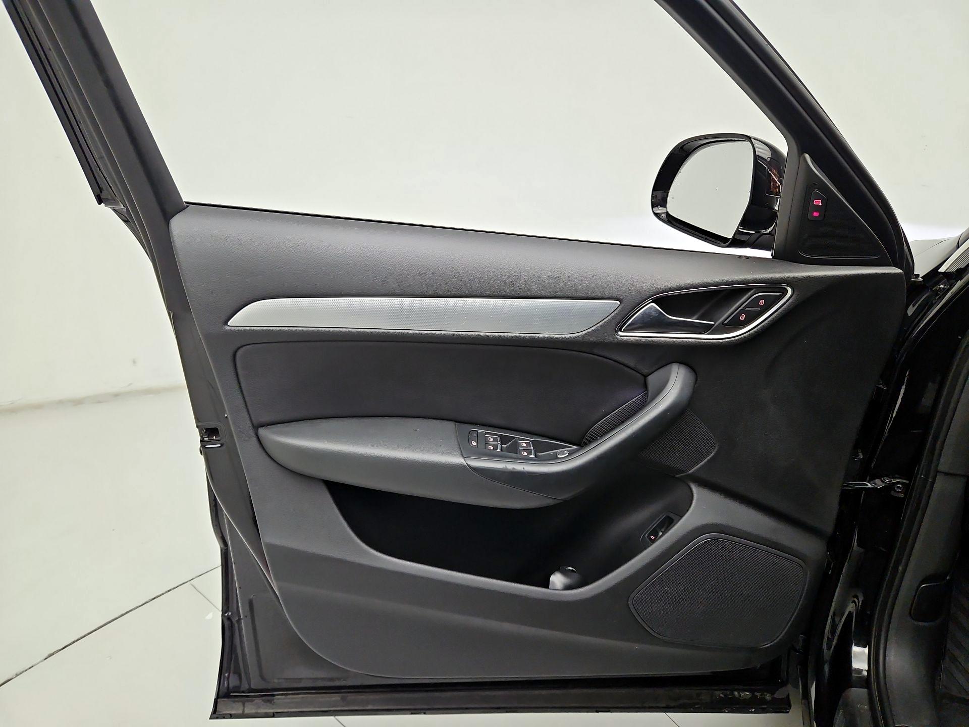 Thumbnail: 2016 Audi Q3 - 12