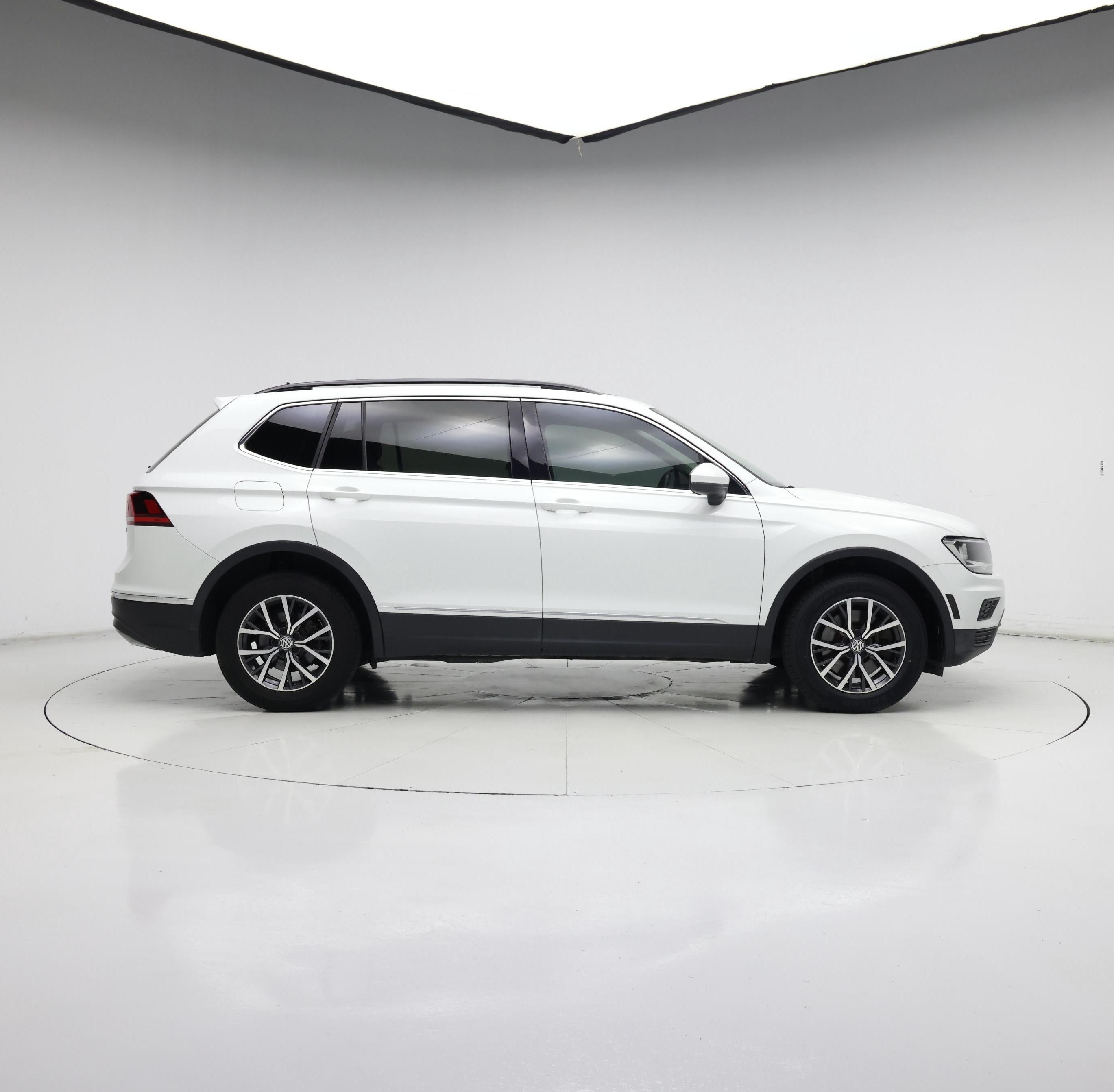 Thumbnail: 2018 Volkswagen Tiguan - 7