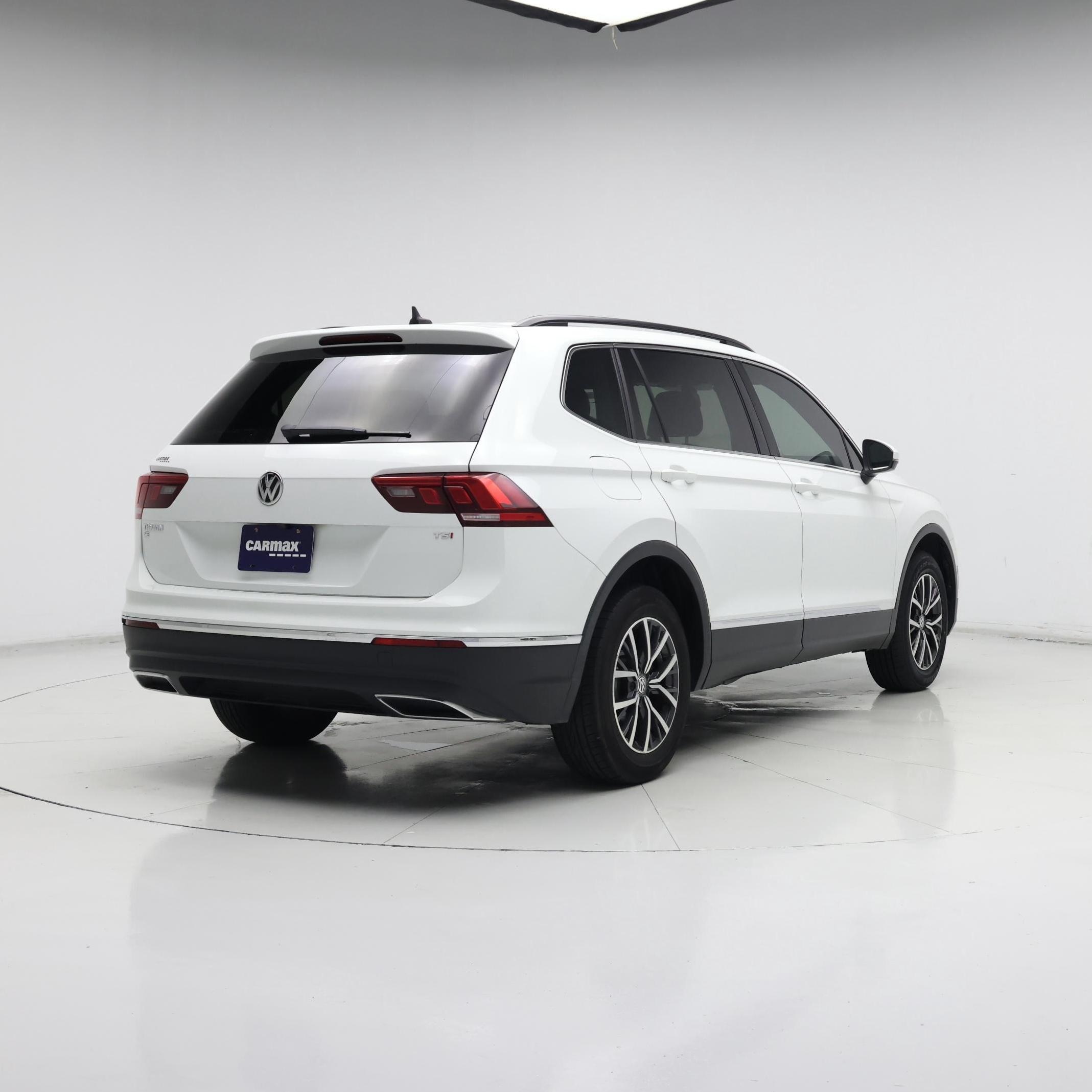 Thumbnail: 2018 Volkswagen Tiguan - 8