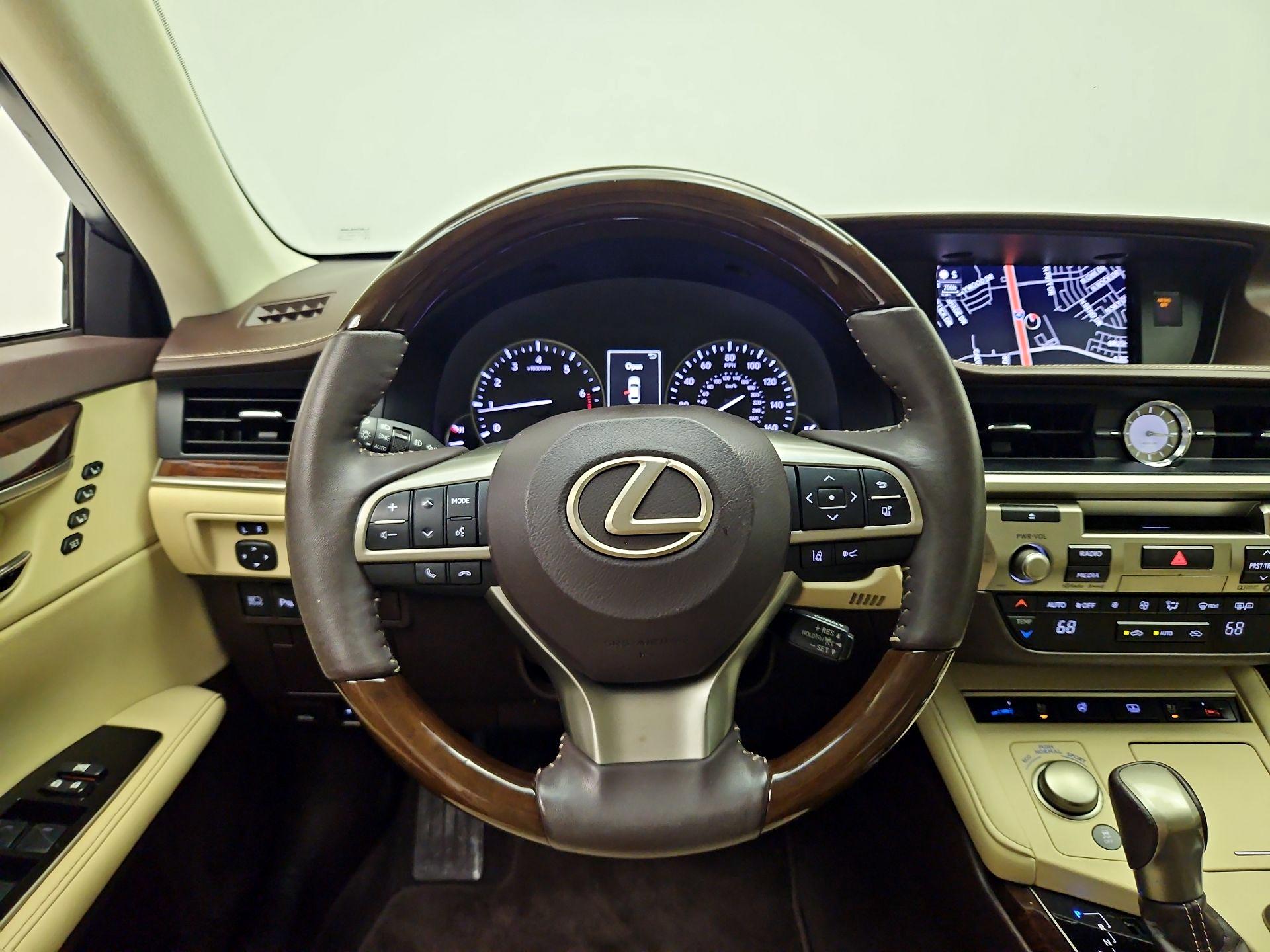 Thumbnail: 2018 Lexus ES - 10