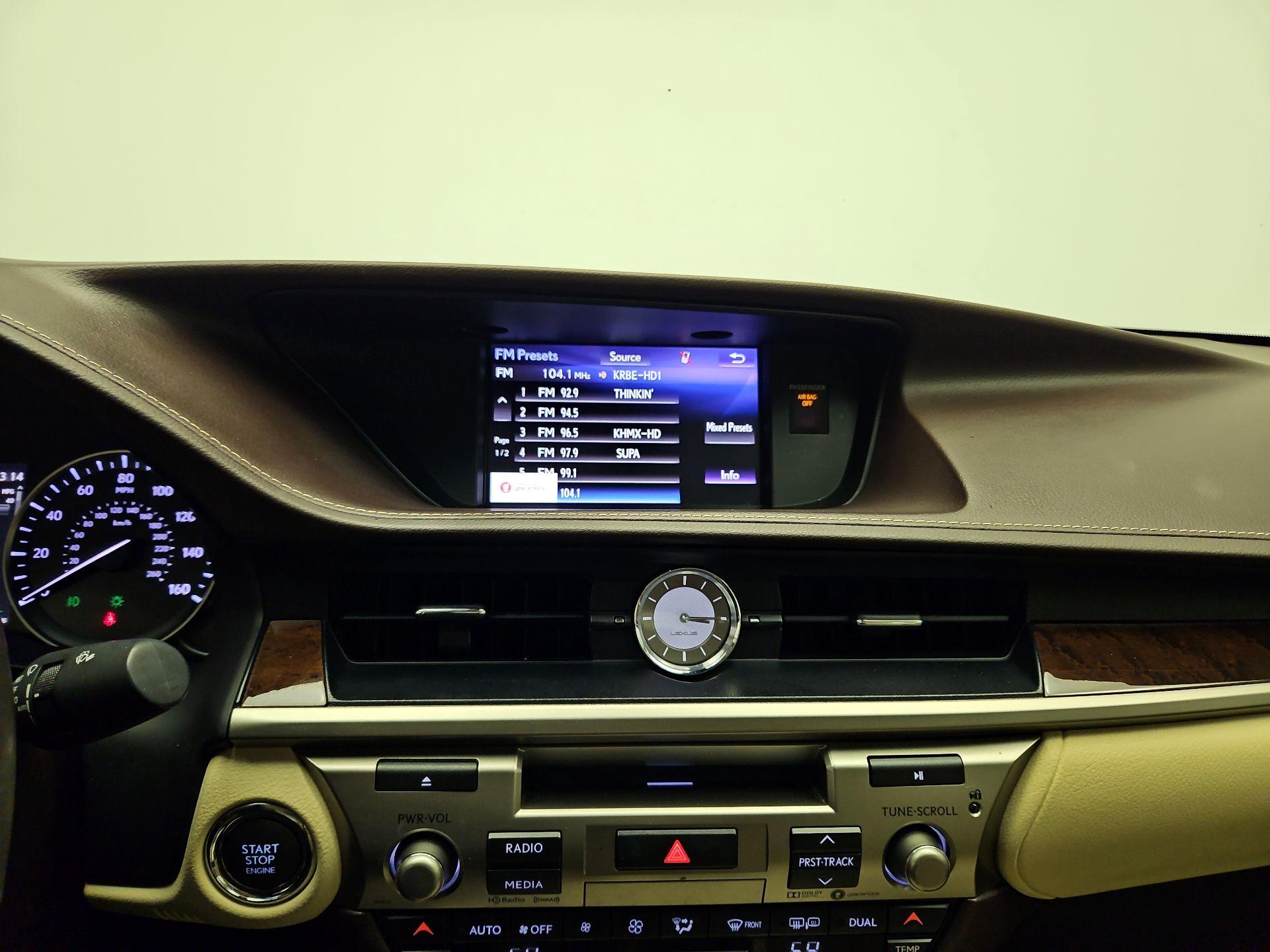 Thumbnail: 2018 Lexus ES - 14