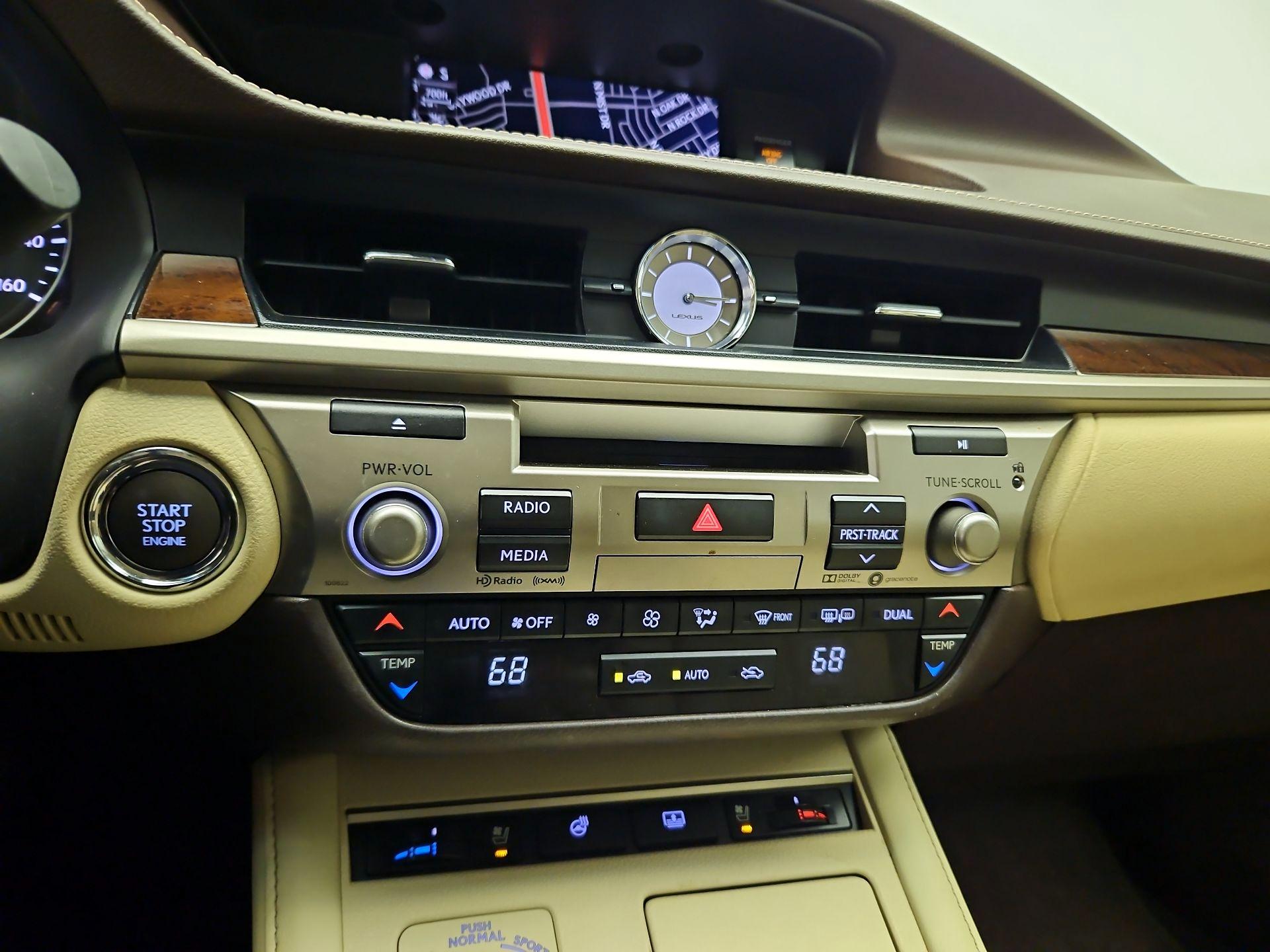 Thumbnail: 2018 Lexus ES - 15