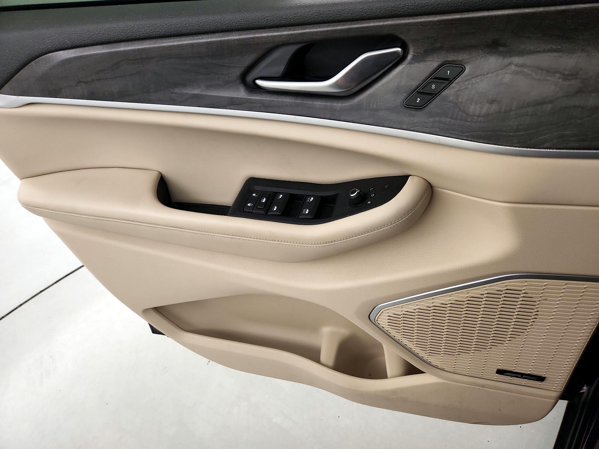 Thumbnail: 2022 Jeep Grand Cherokee - 12