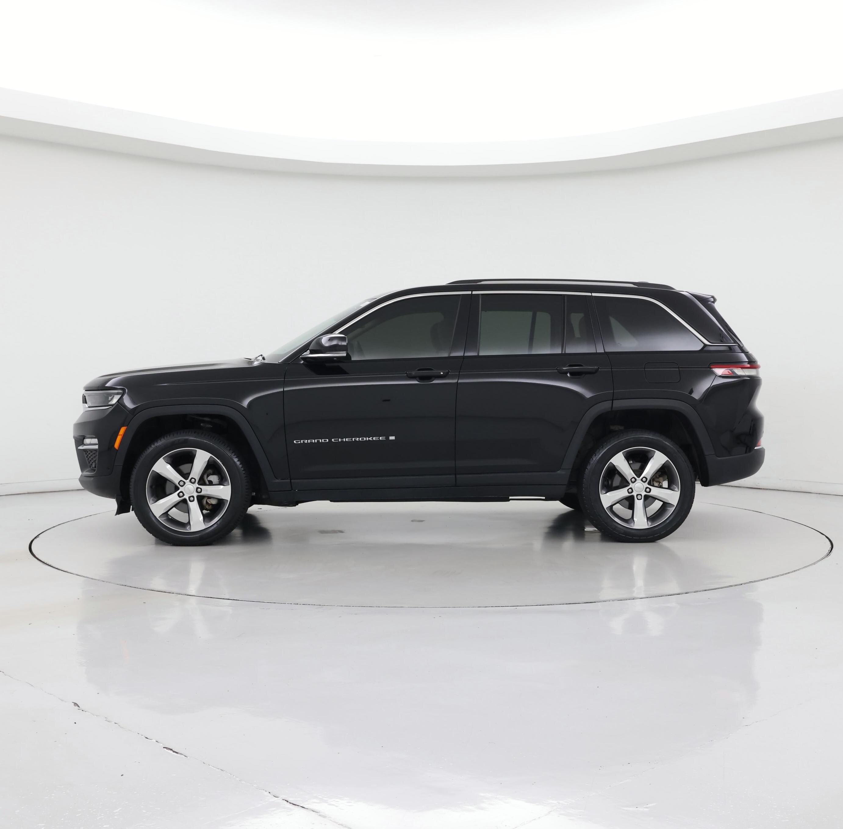 Thumbnail: 2022 Jeep Grand Cherokee - 3
