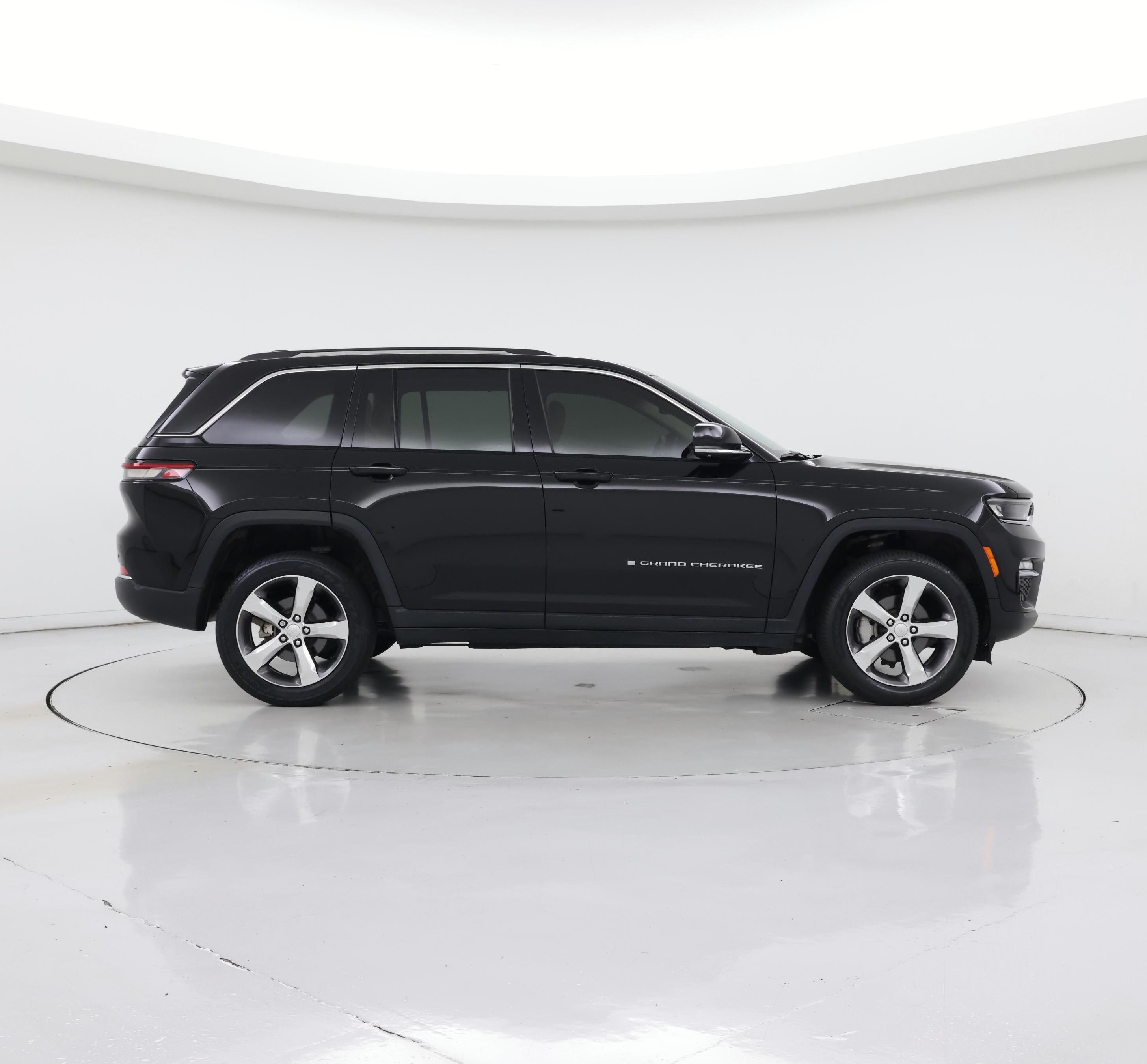 Thumbnail: 2022 Jeep Grand Cherokee - 7