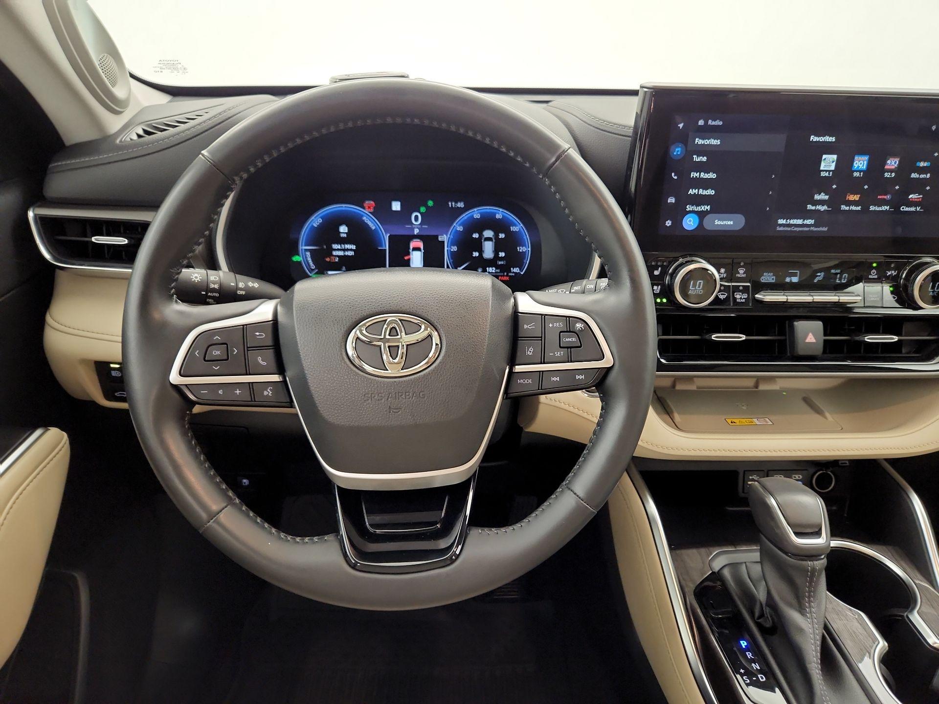 Thumbnail: 2023 Toyota Highlander - 10
